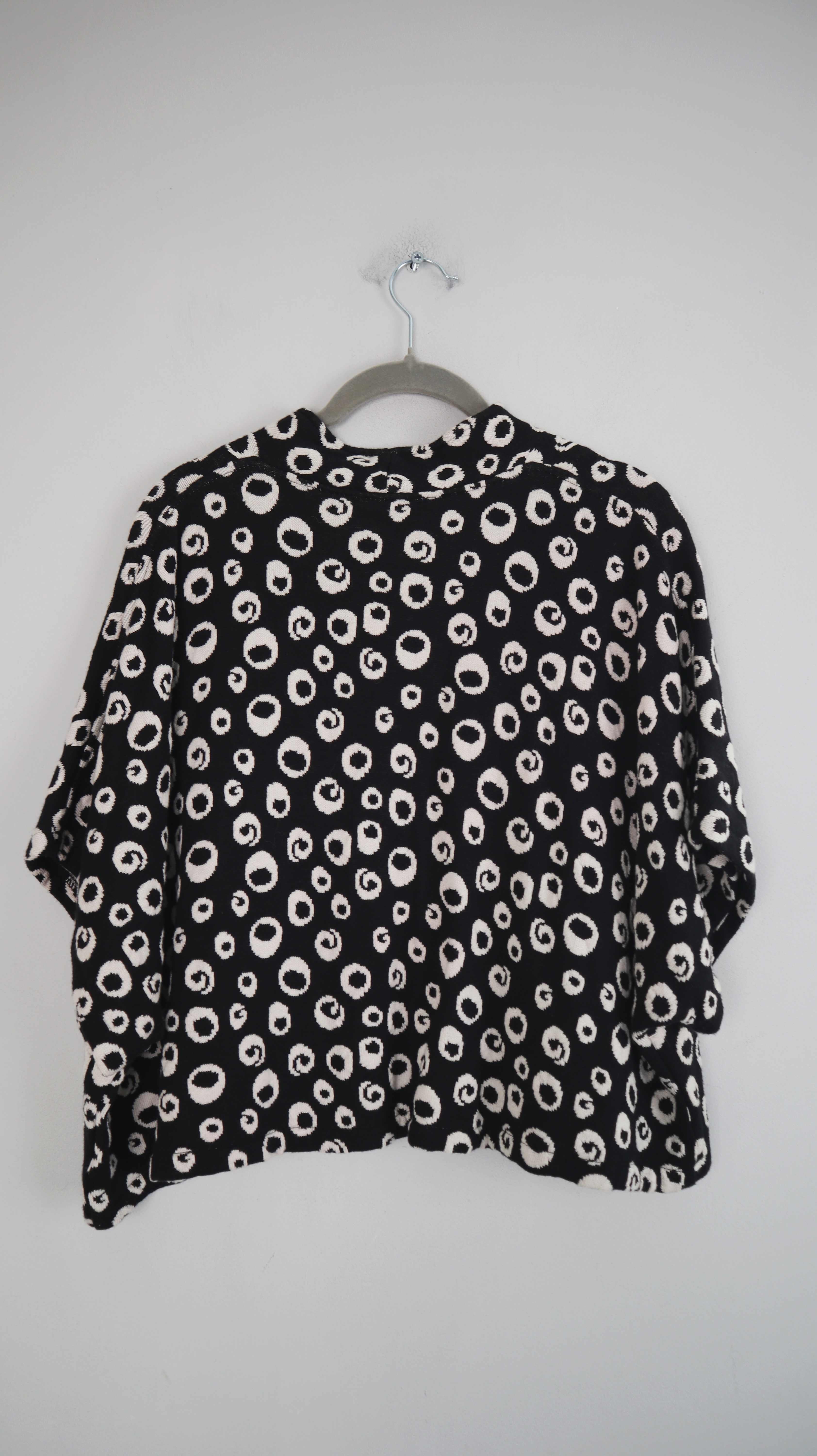 Karin Glasmacher Strickjacke Cardigan schwarz weiß gepunktet 46 3