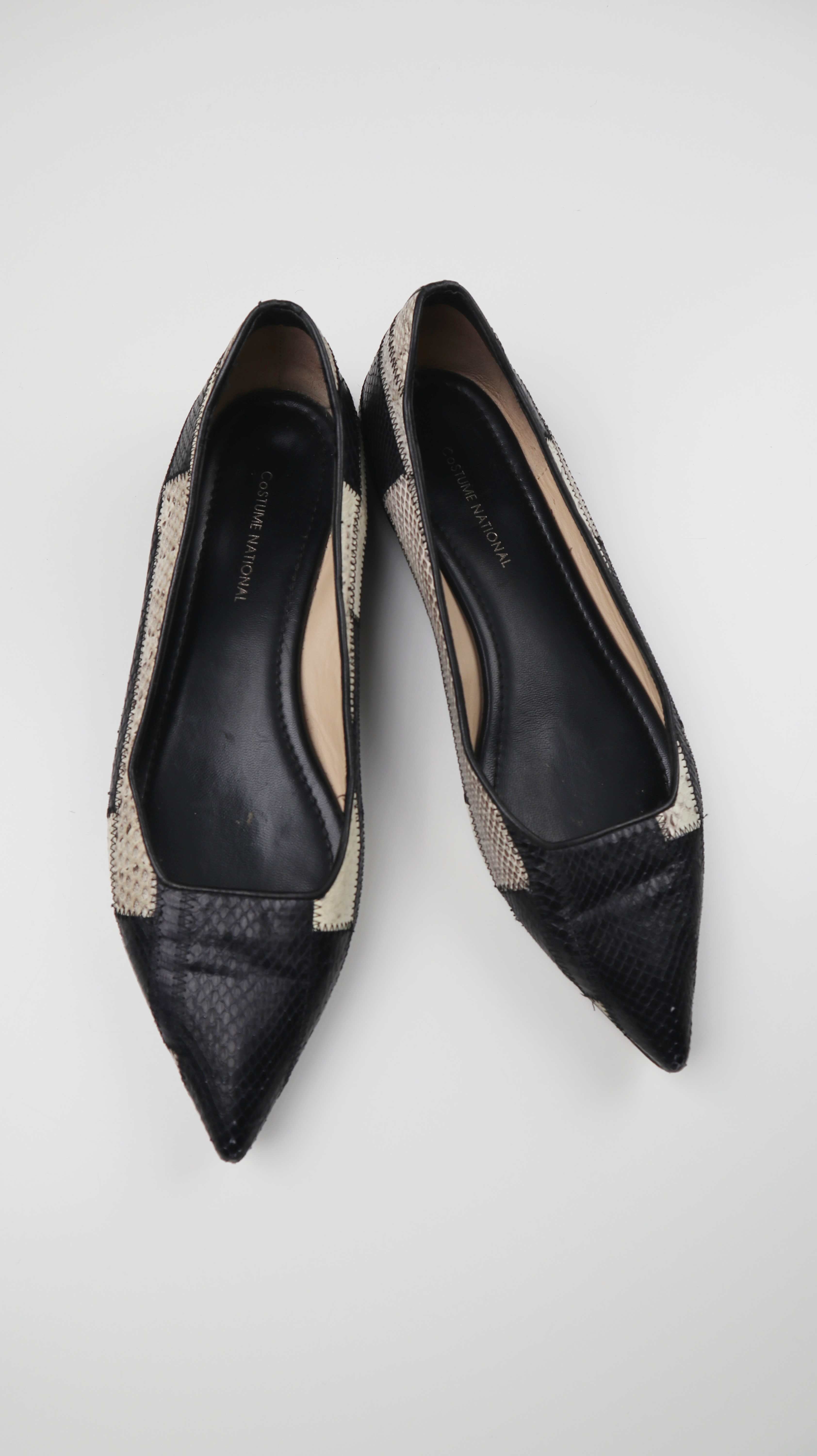 Costume National Ballerinas Slipper Spitz 40 schwarz Sandalen Loafer Leder