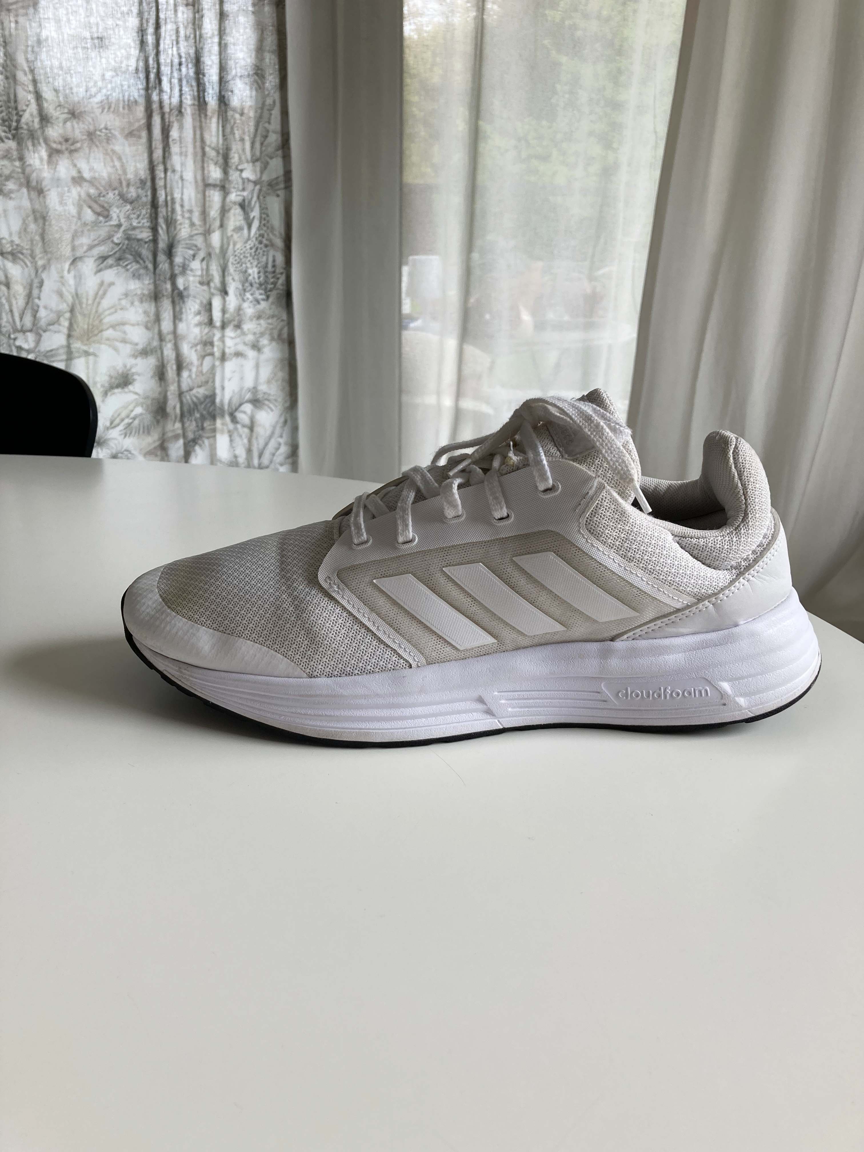 Adidas Sneaker weiß 44 2/3 Cloudfoam Turnschueh basic einfarbig all white weiss