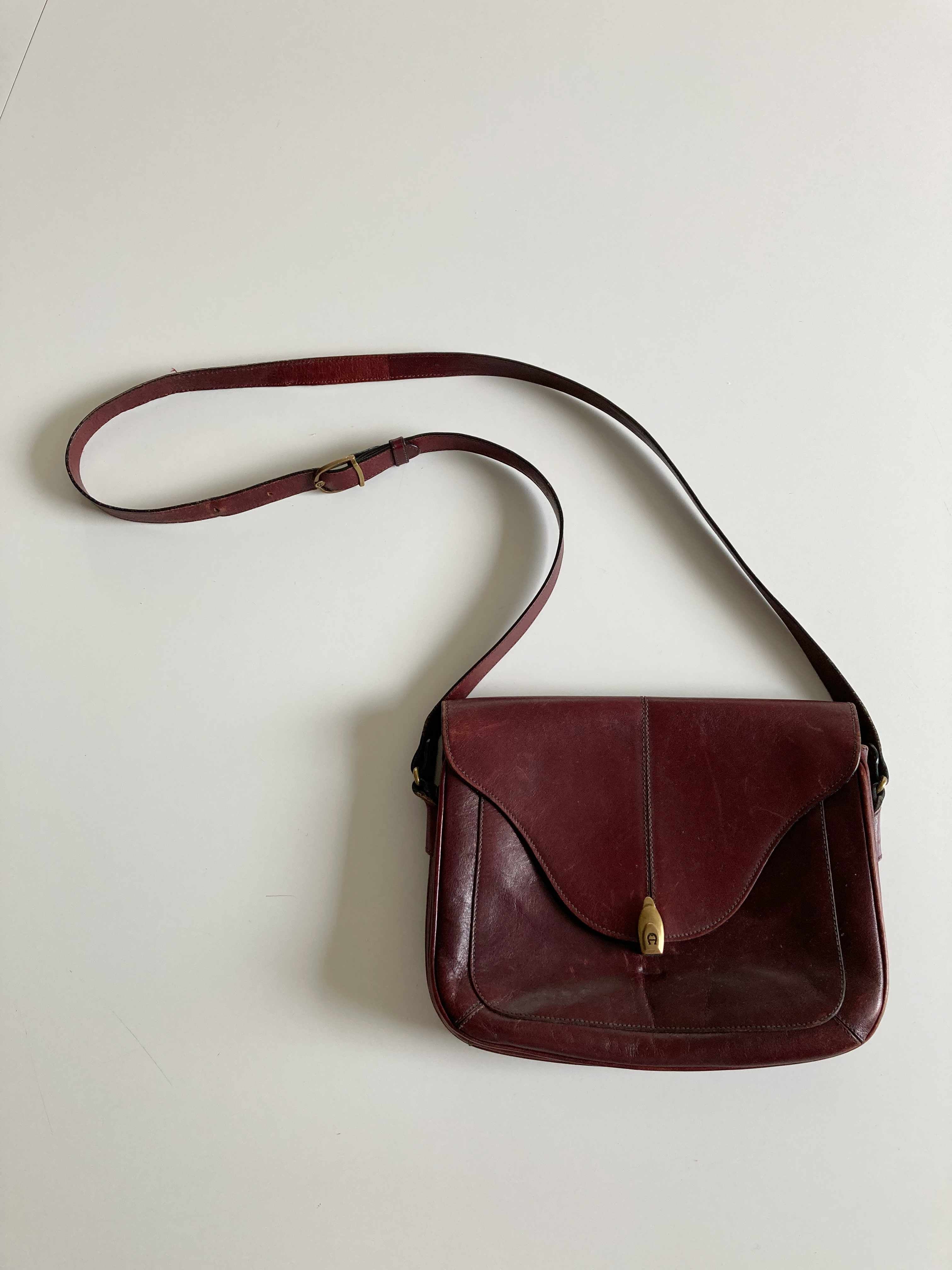 Etienne Aigner Tasche rot Weinrot Umhängetasche Ledertasche basic gold true Vintage