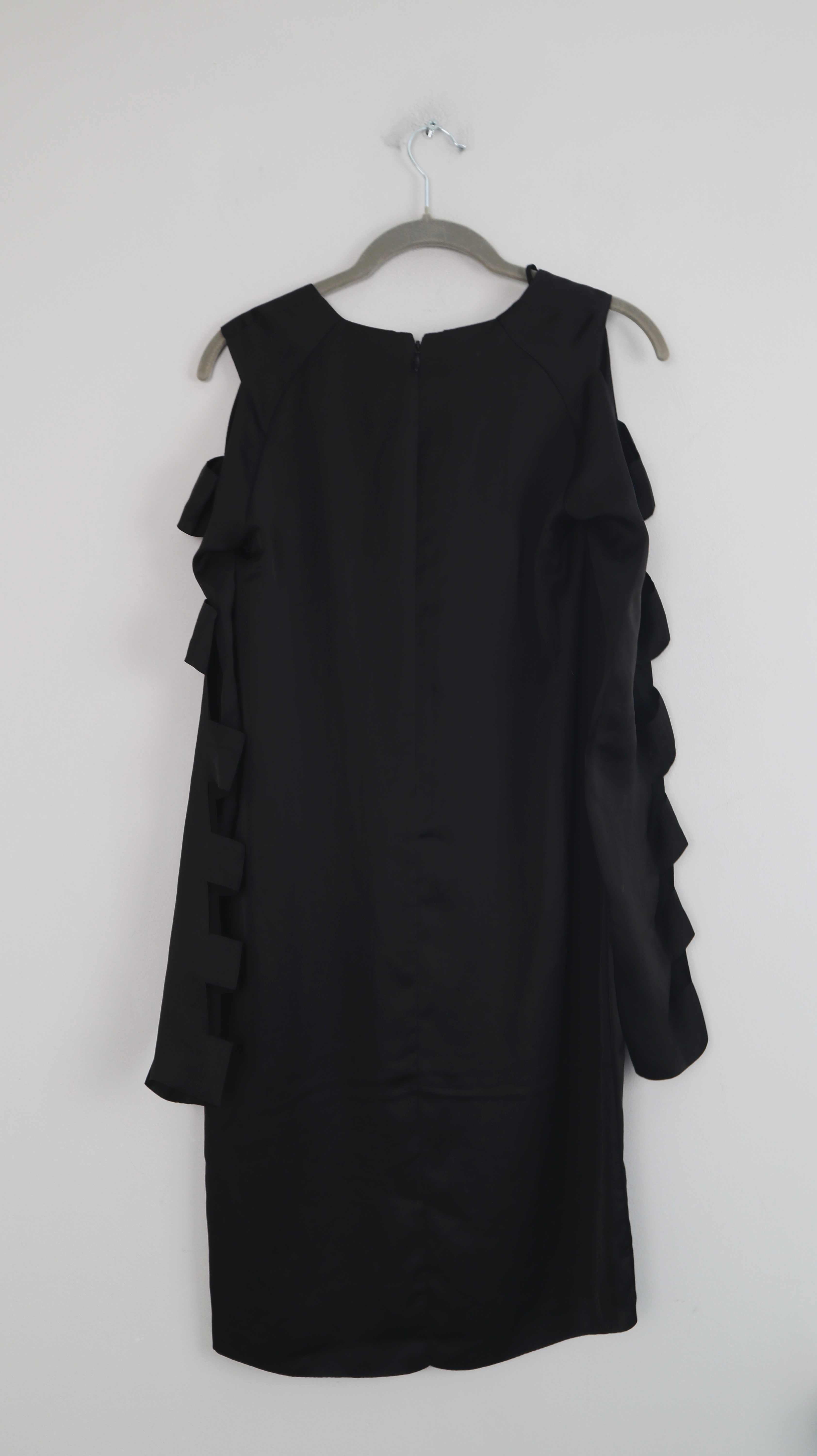 COS Kleid schwarz 36 S Etuikleid Cut Outs geometrisch