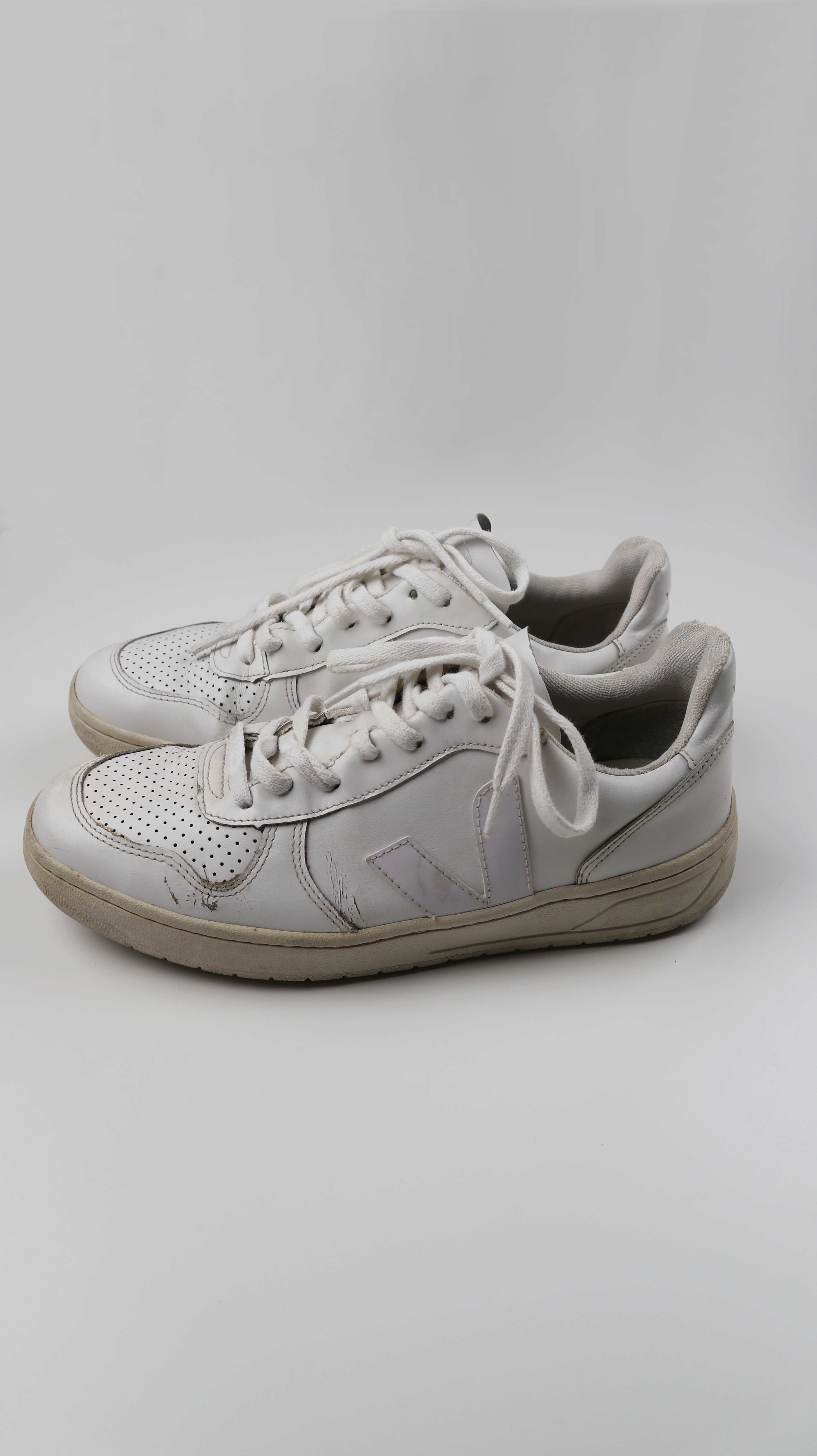 Veja Sneaker 42 weiß Turnschuhe Schnürer