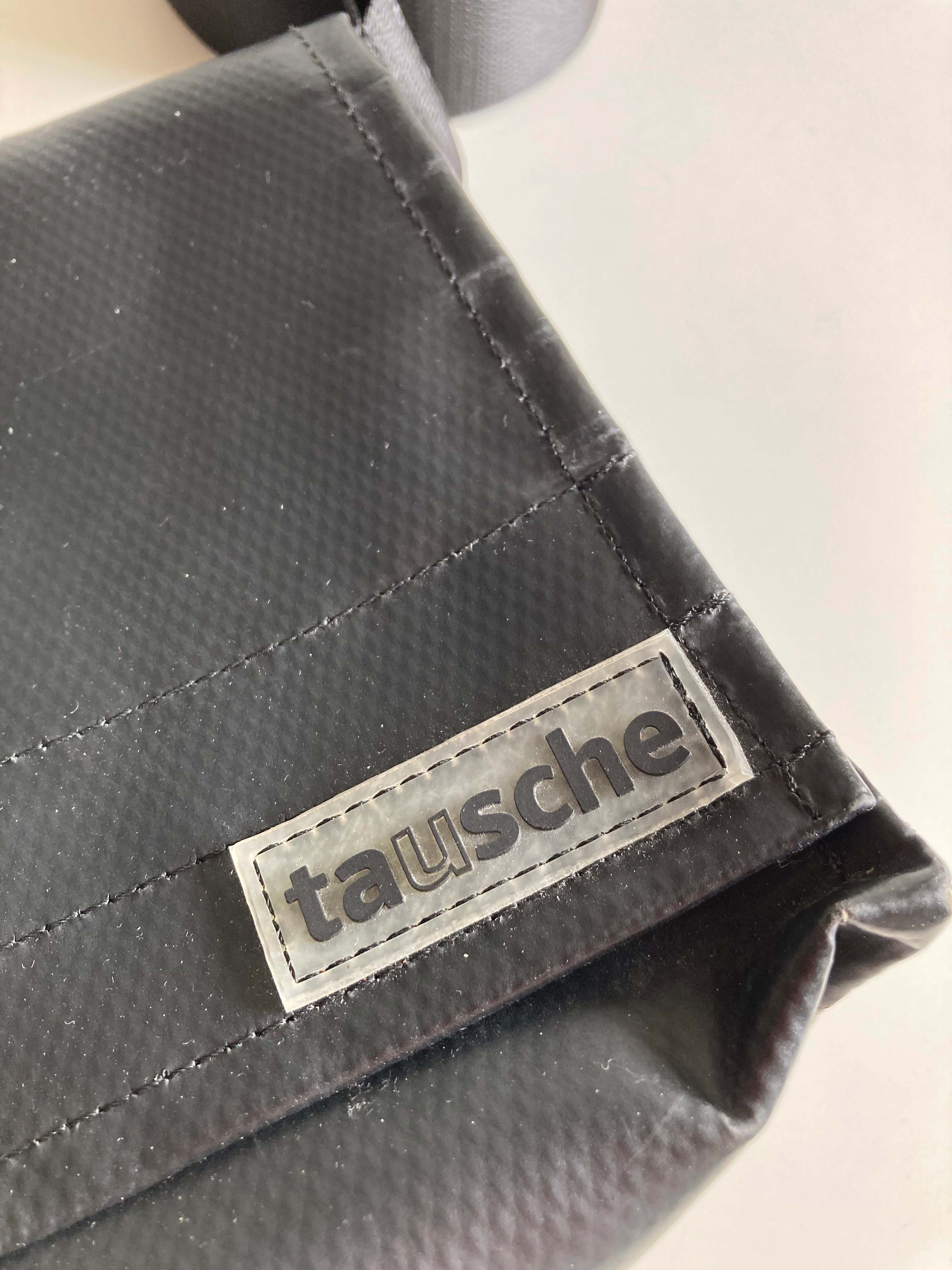 Tausche Tasche Planentasche Nachtschwärmerin schwarz basic Umhängetasche Minibag