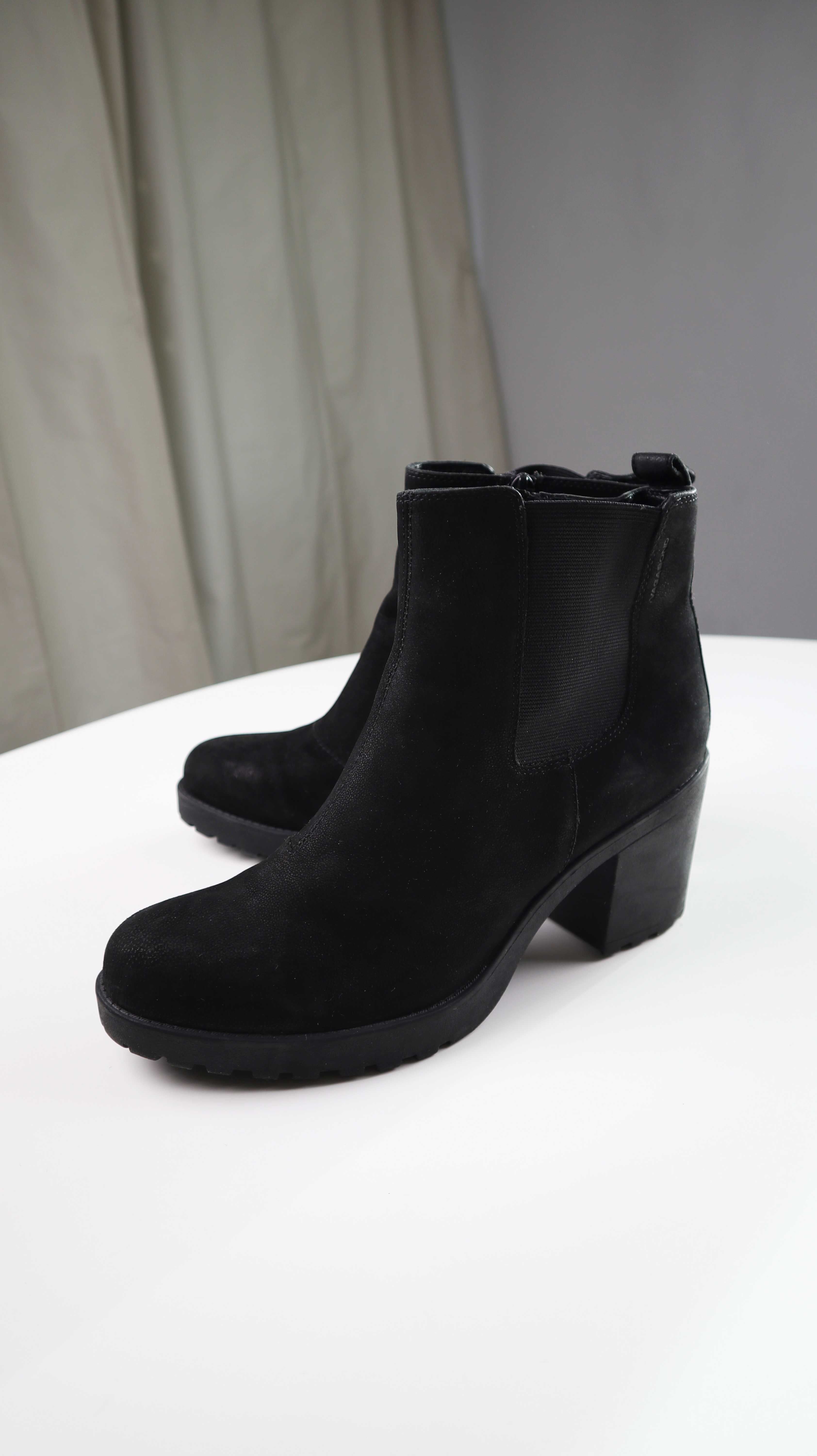 Vagabond Stiefel Stiefeletten schwarz 42 Absatzschuhe Boots Blockabsatz