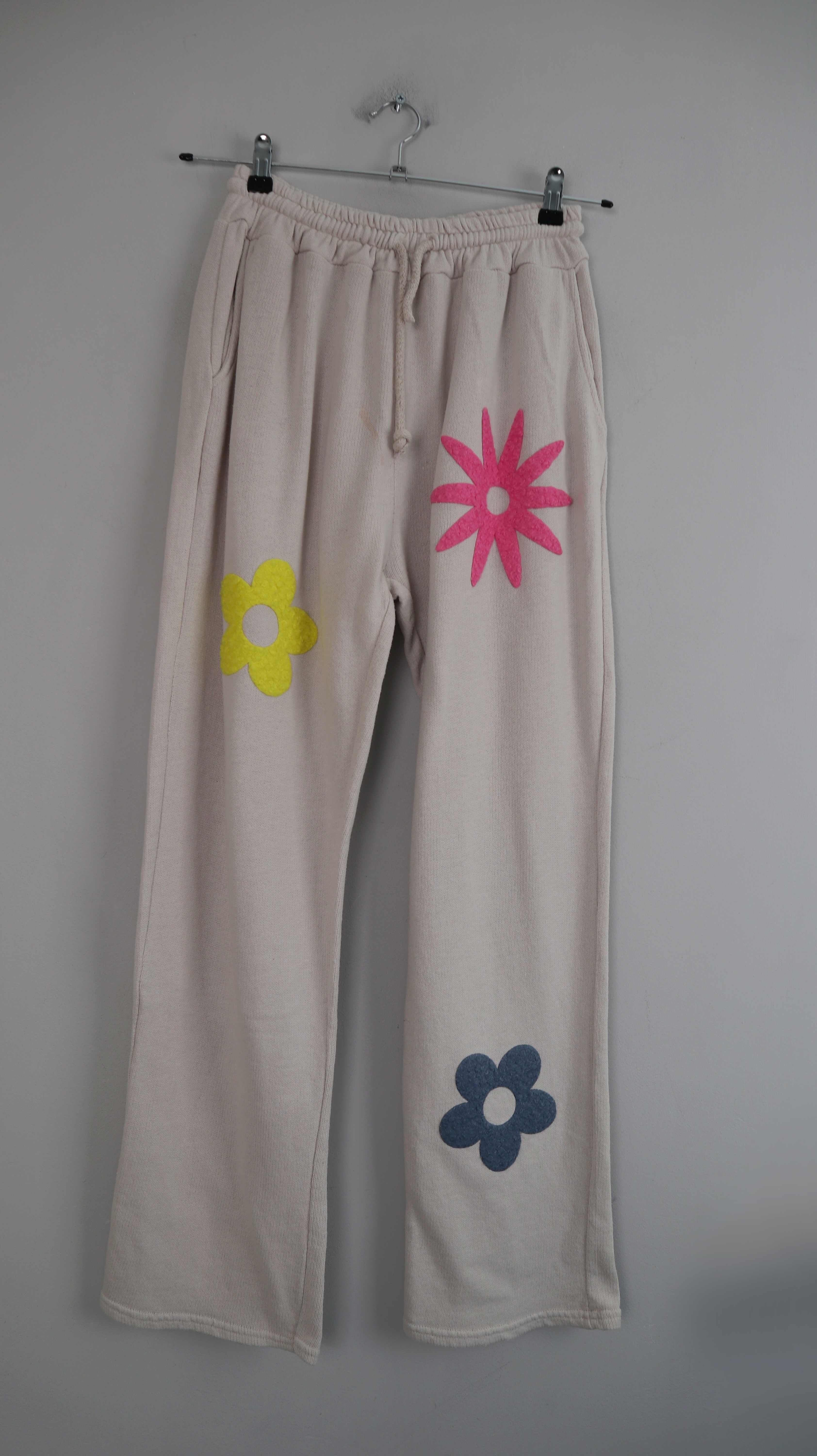 Zwillingsherz Jogger Jogginghose Creme Beige 40 L Blumen