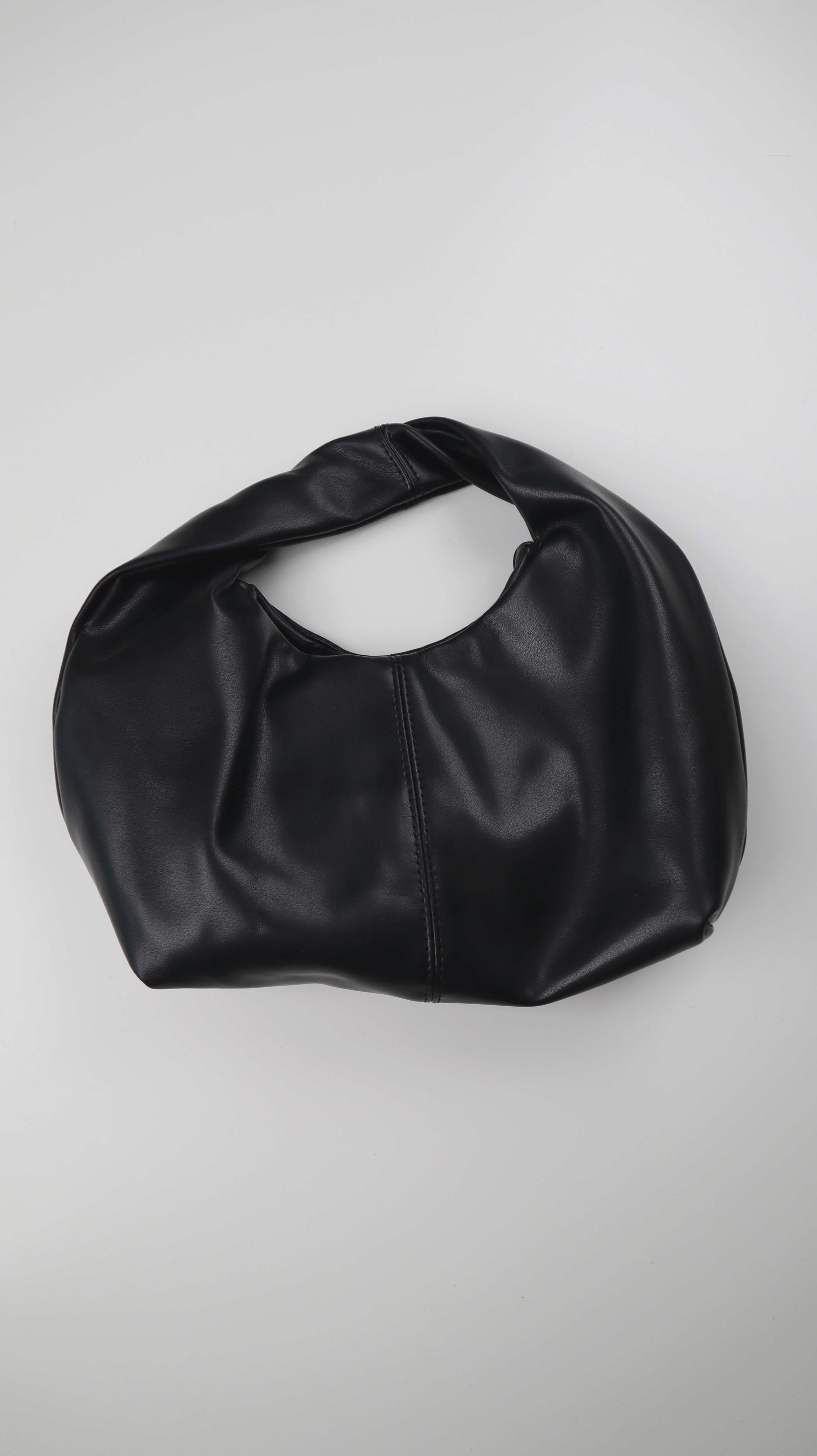 Tasche Handtasche schwarz Kunstleder klein Minibag