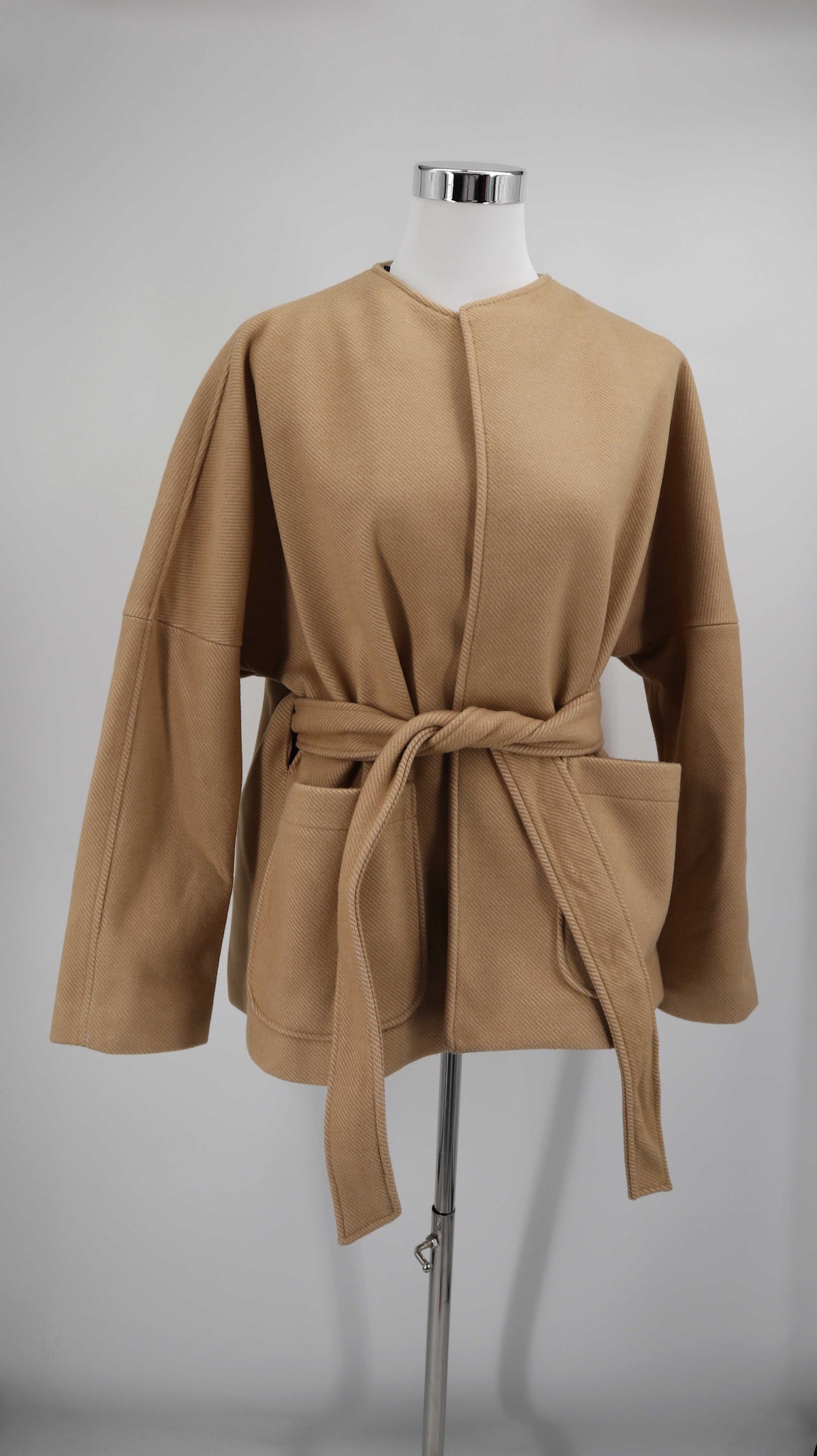 H&M Jacke braun beige 36 S Herbstjacke gebunden Trenchcoat