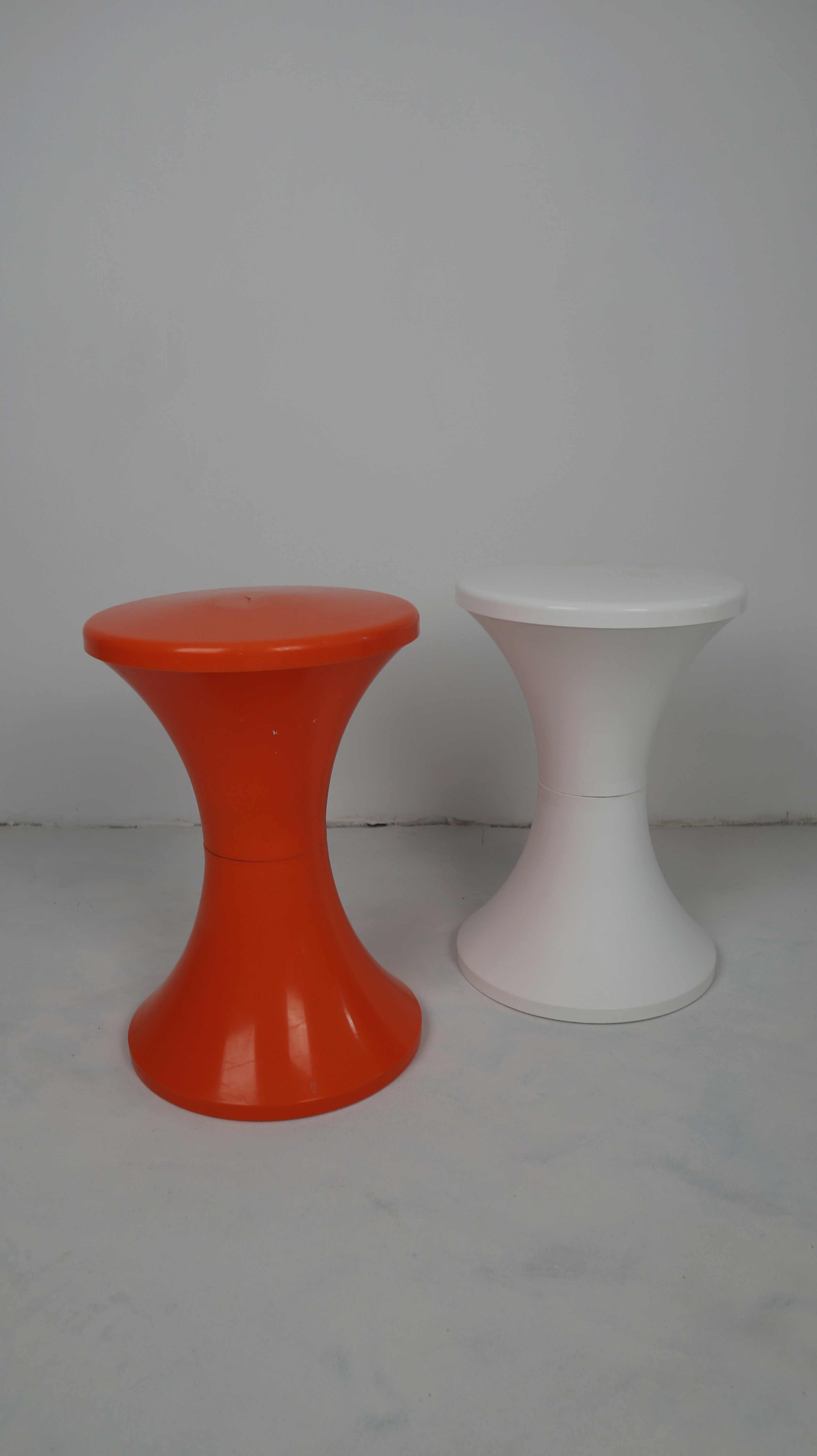 Zwei Hocker Set Tulpenstuhl orange weiß Retro Tulpenfuß Kunststoffstuhl