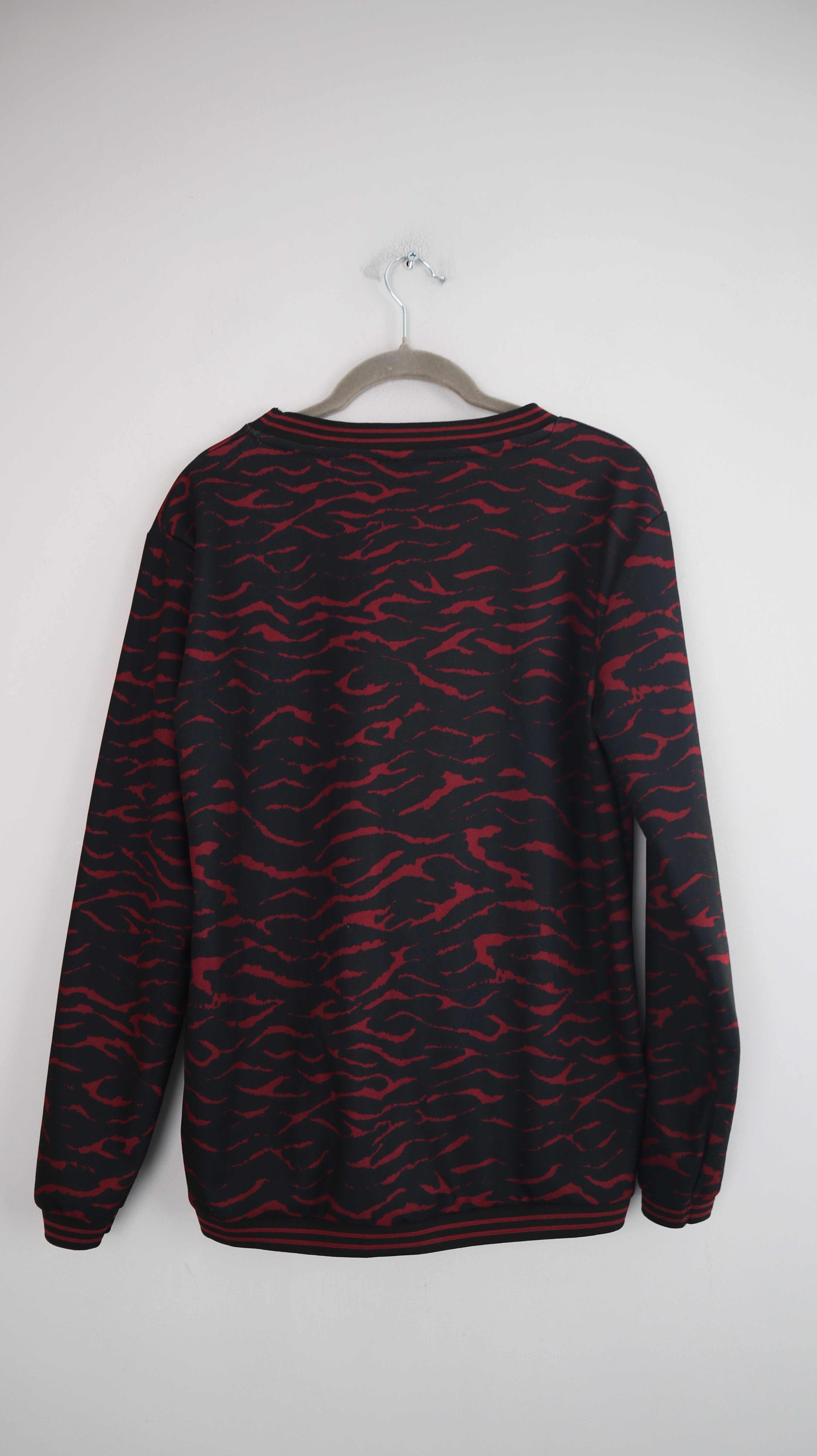 Pullover Sweater rot schwarz 38 M Muster gemustert Oberteil