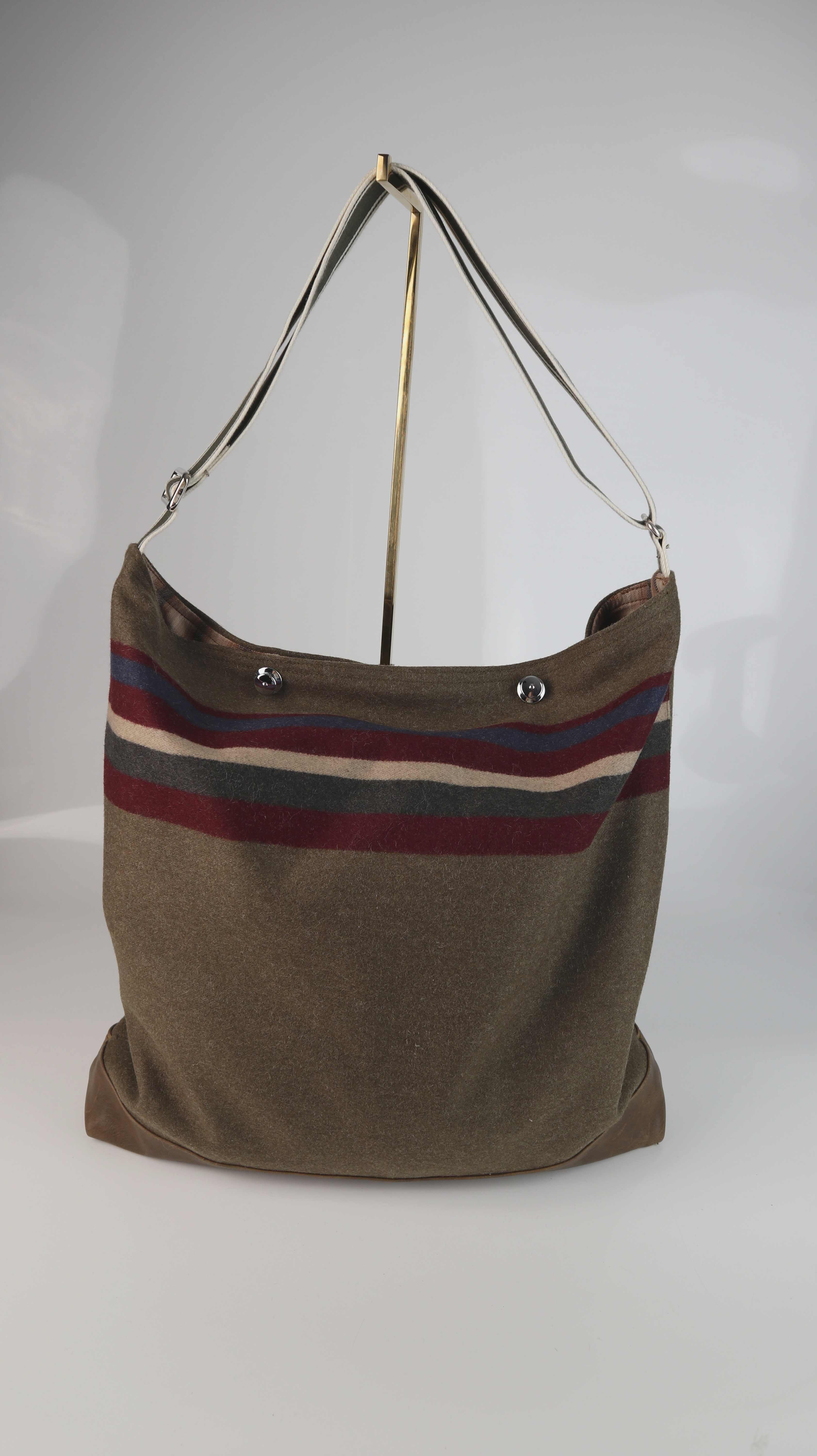 Carmen Oertwig Tasche Shopper Schultertasche Umhängetasche Khaki Filztasche