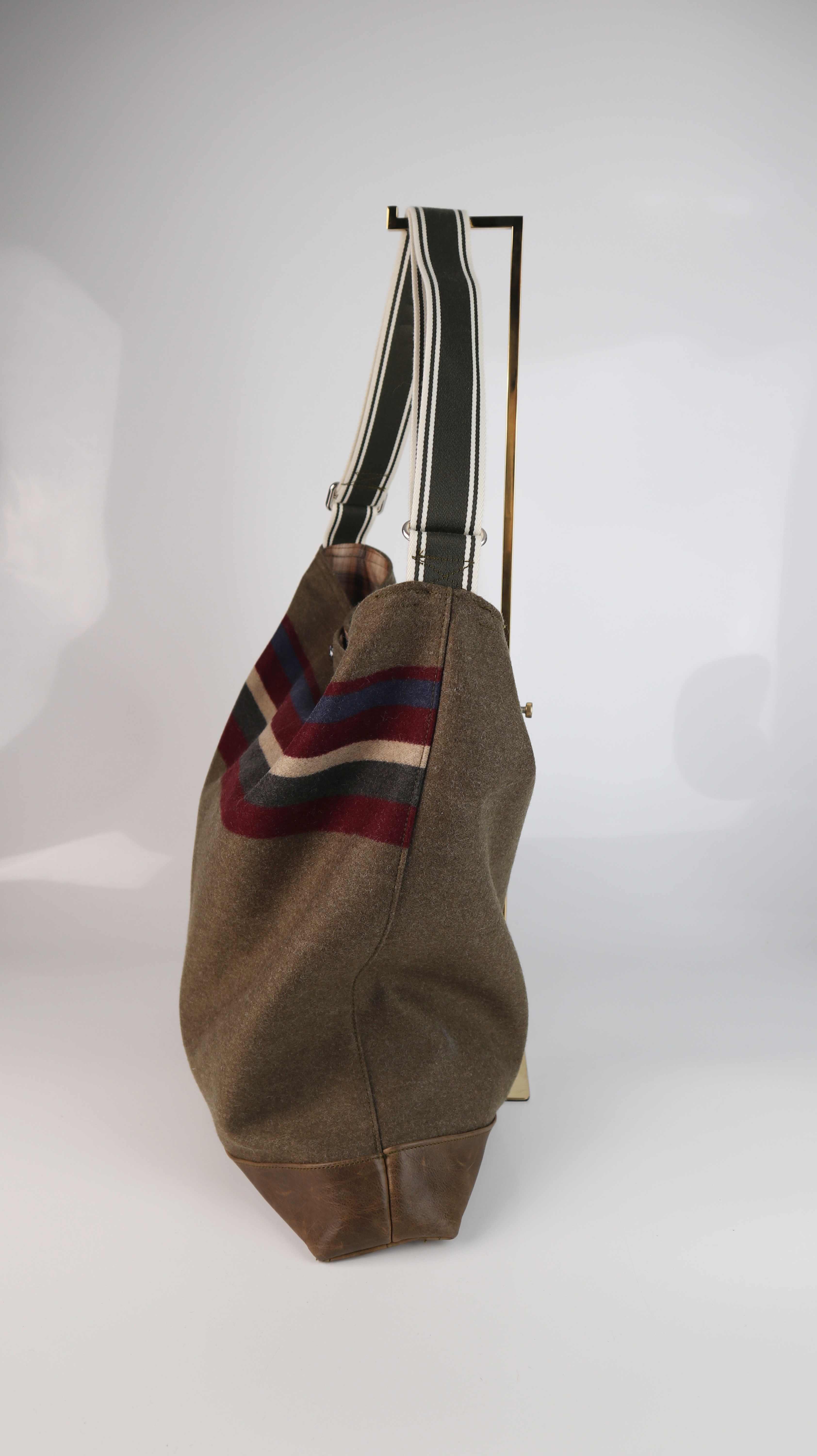 Carmen Oertwig Tasche Shopper Schultertasche Umhängetasche Khaki Filztasche