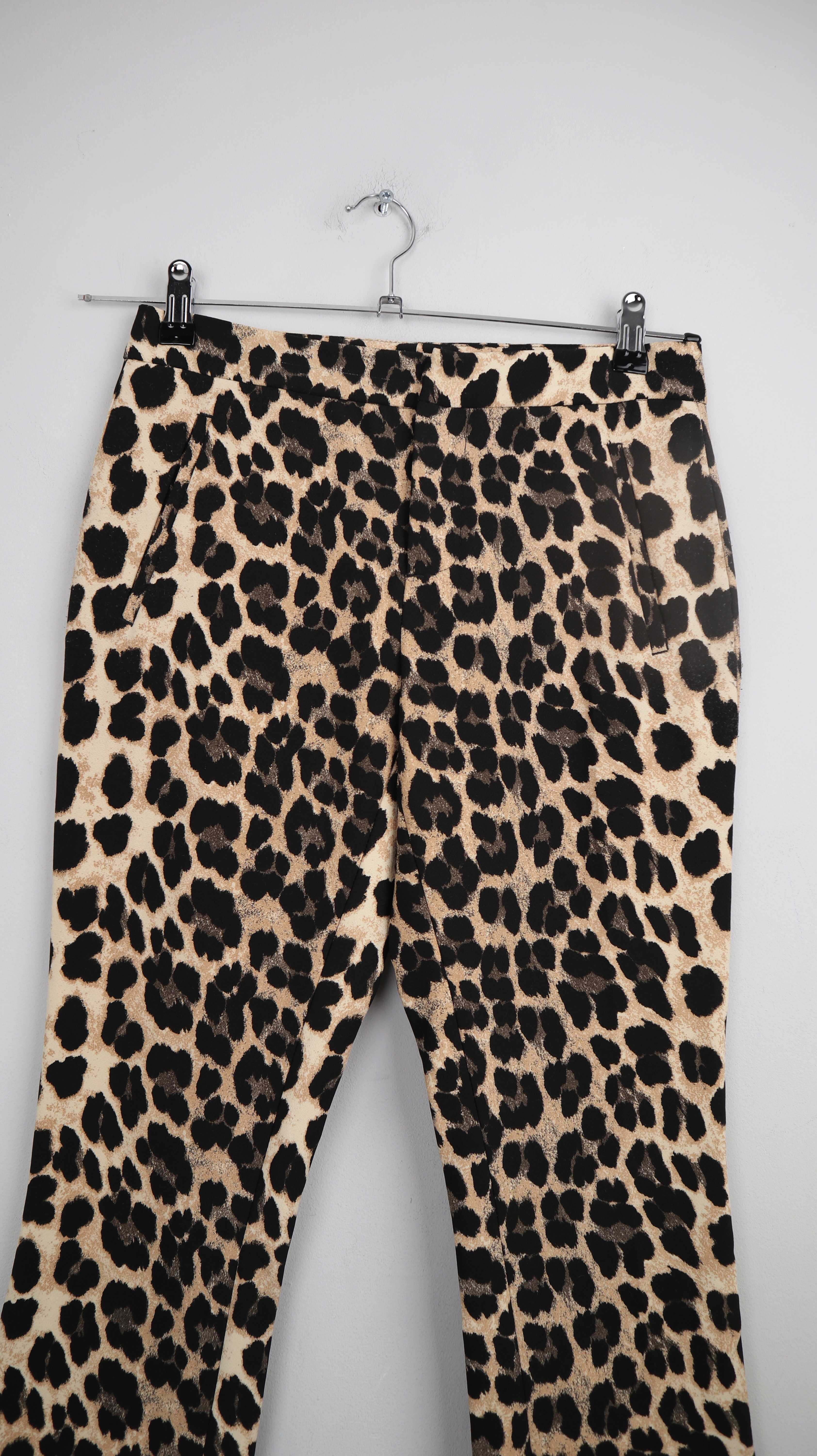 Zara Hose braun Beige 34 XS Leo Leopardenmuster 3/4 Hose Animalprint