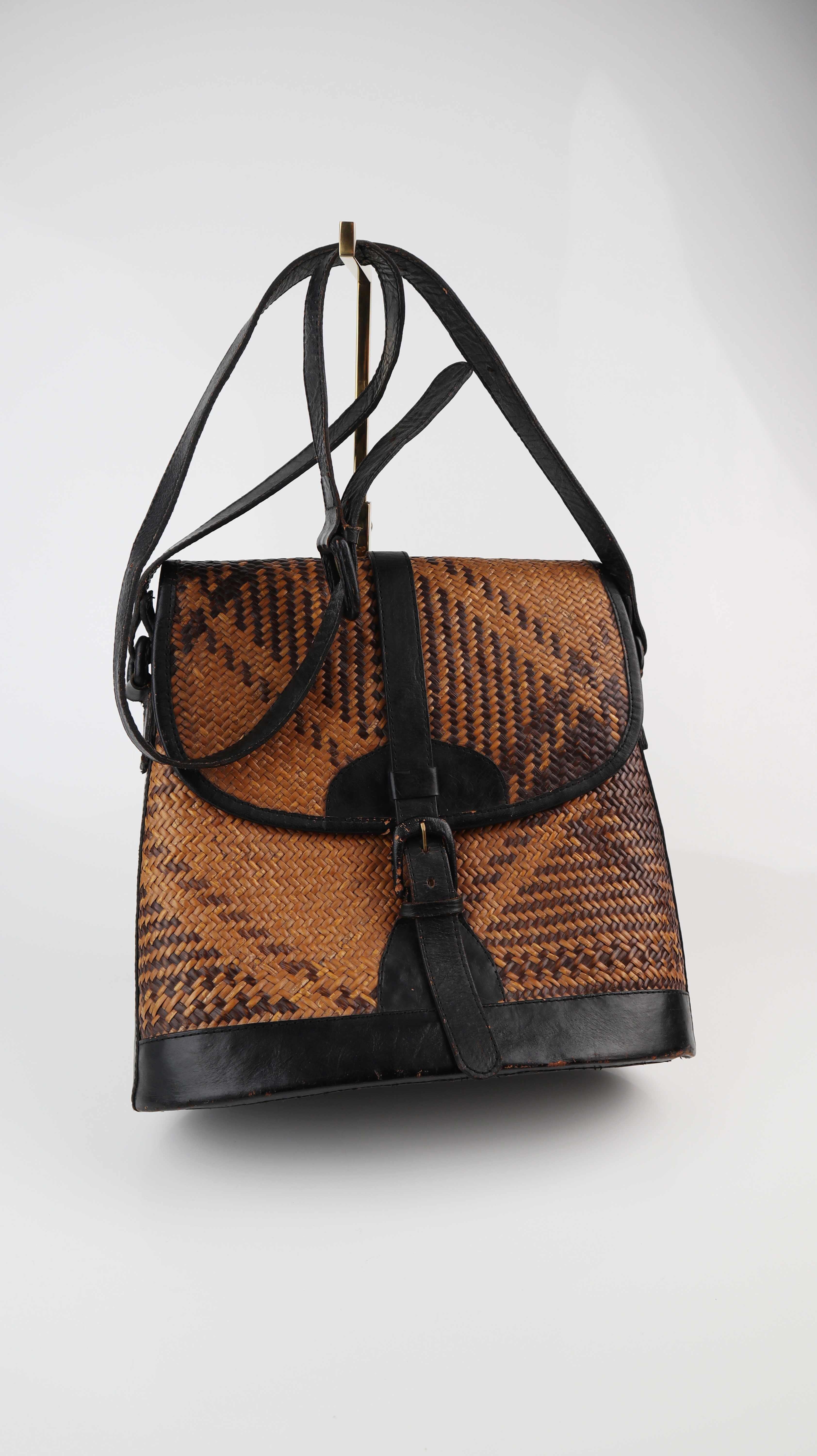 True Vintage Tasche Umhängetasche Korbtasche schwarz braun geflochten