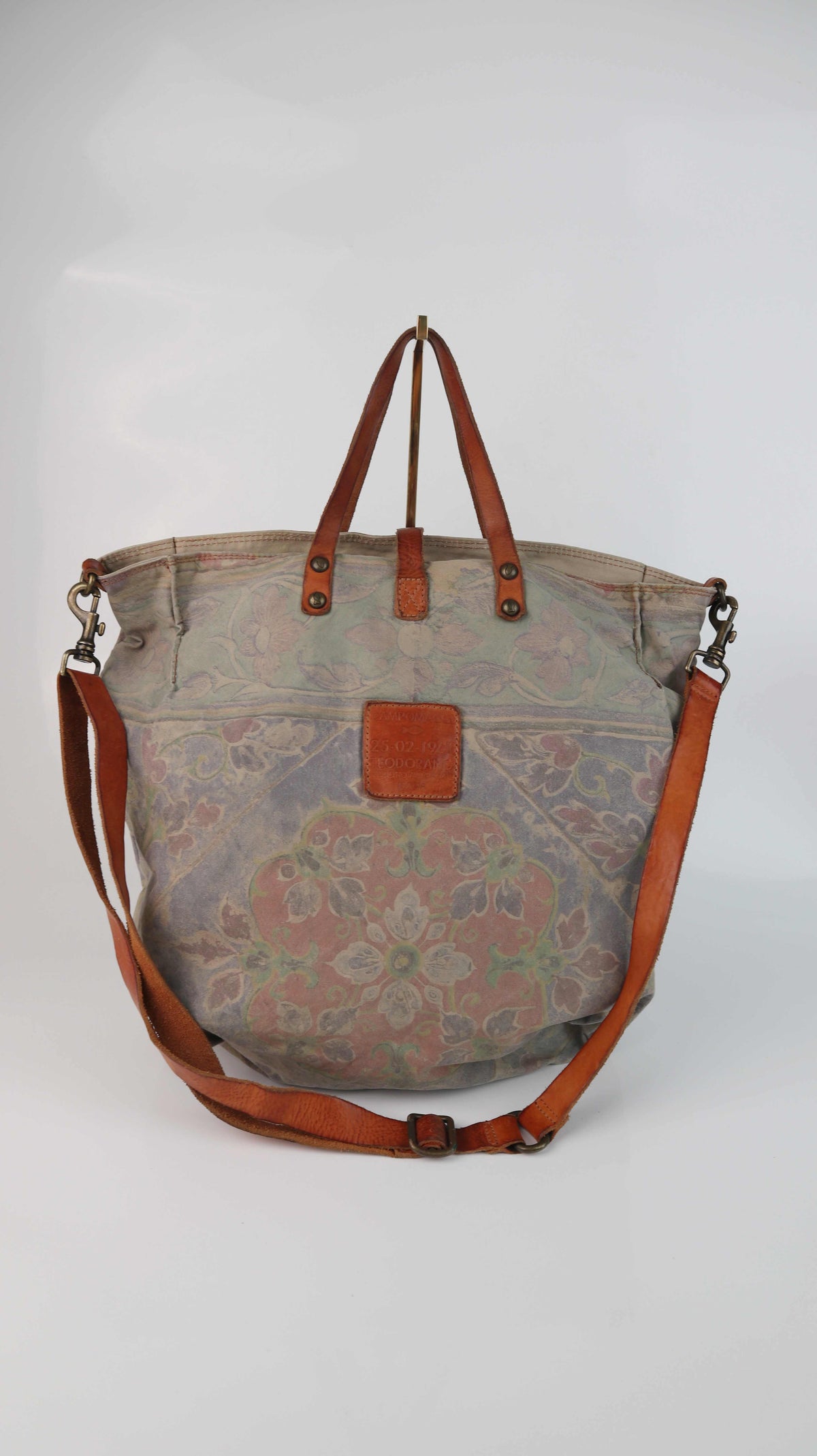 Campomaggi Tasche Umhängetasche made in italy braun Flora