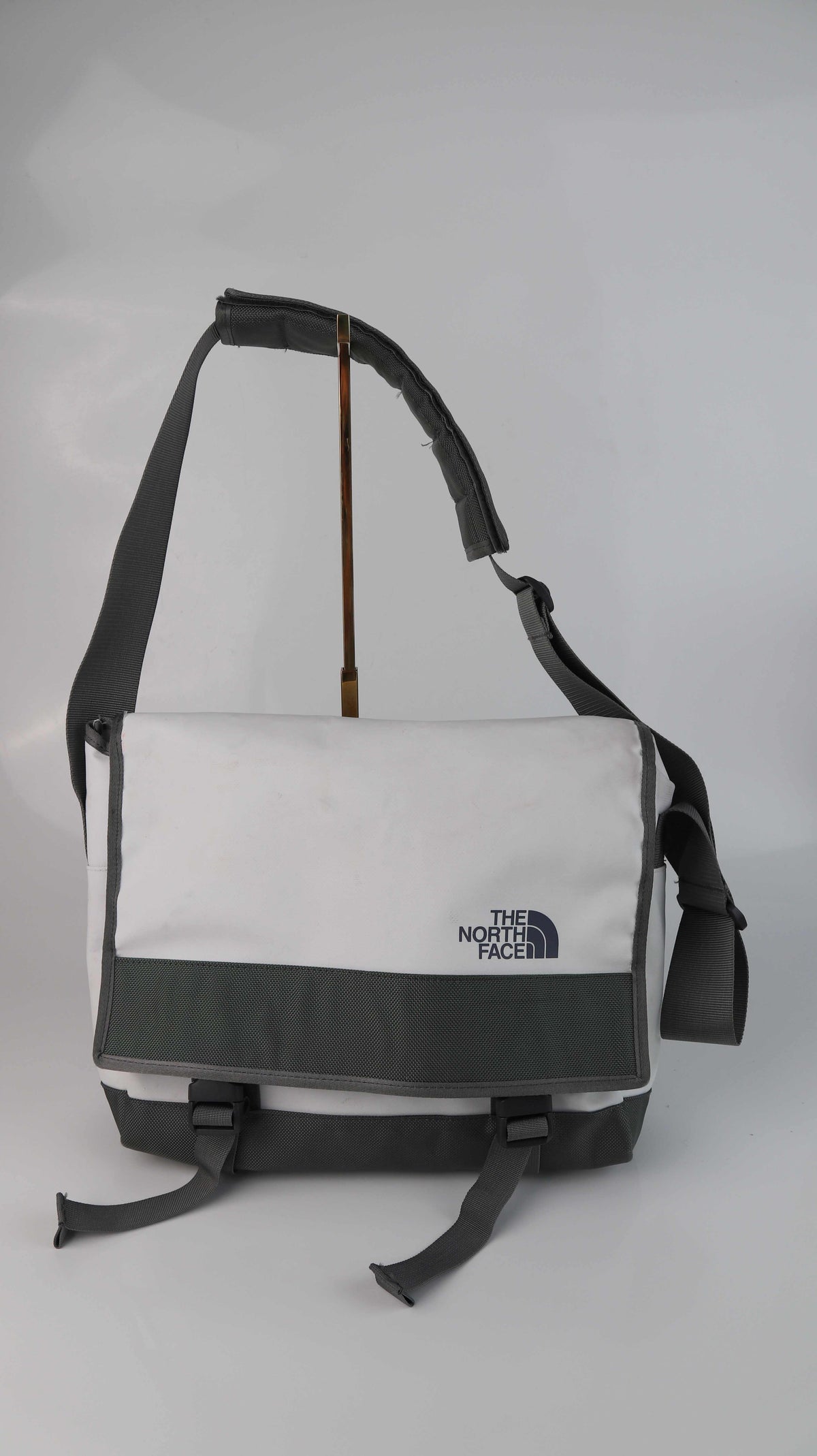 The North Face Tasche weiß Messenger Bag Crossbag Grau base camp