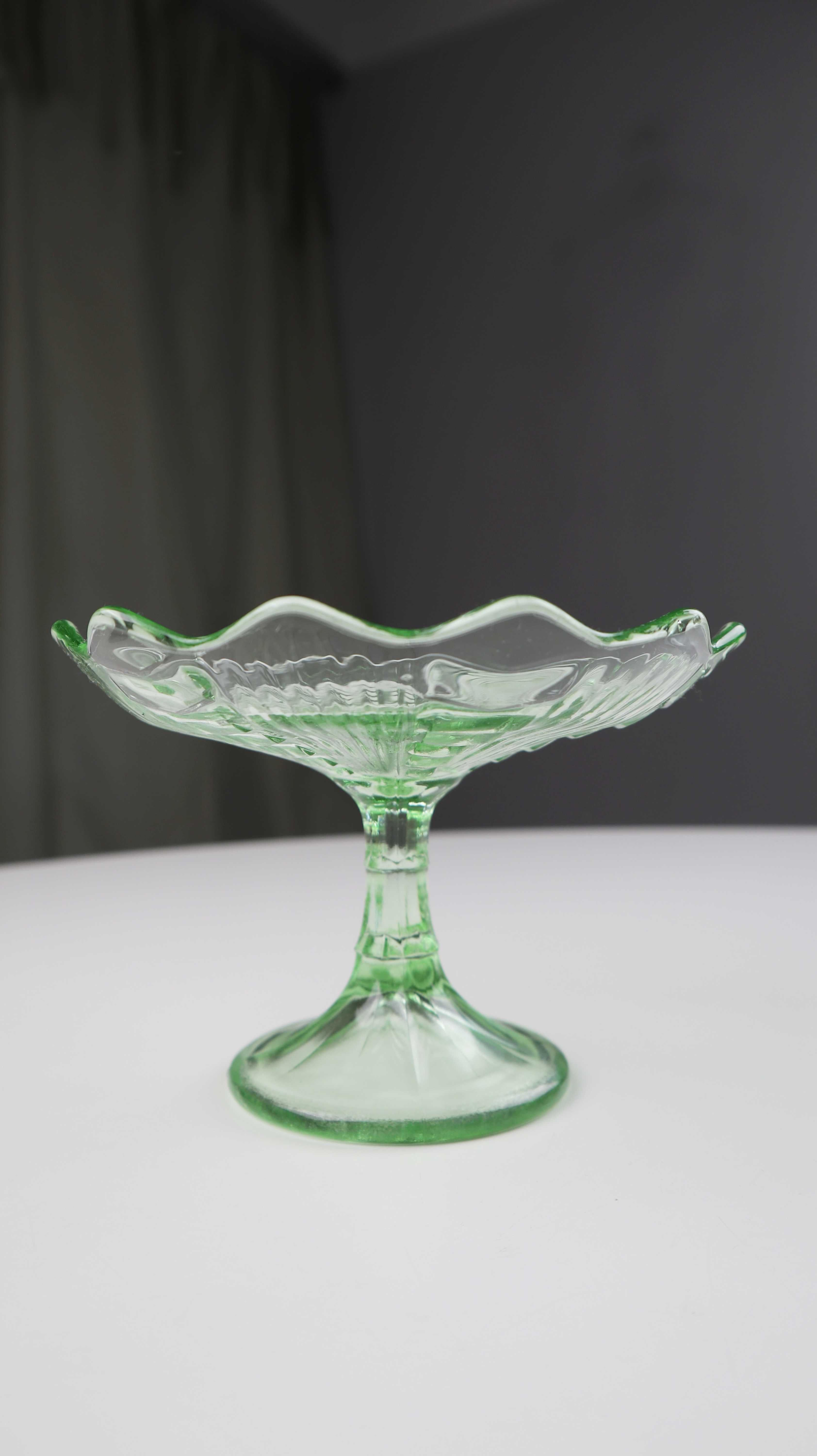 Kuchenständer Uranglas Obstschale Glasschale Grün Süßigkeitenständer