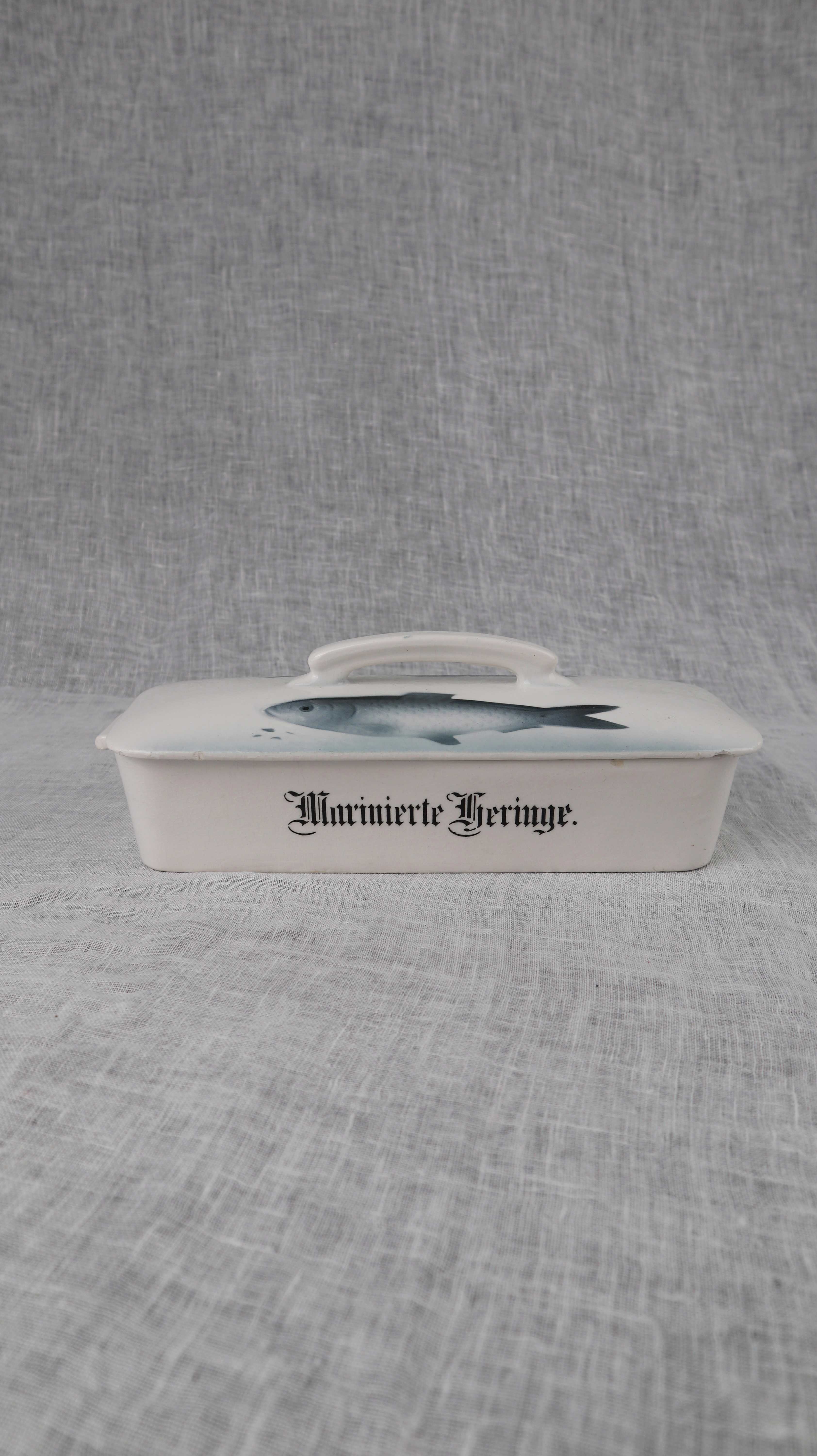 Vintage Porzellandose weiß marinierter Hering Fischdose Deckeldose