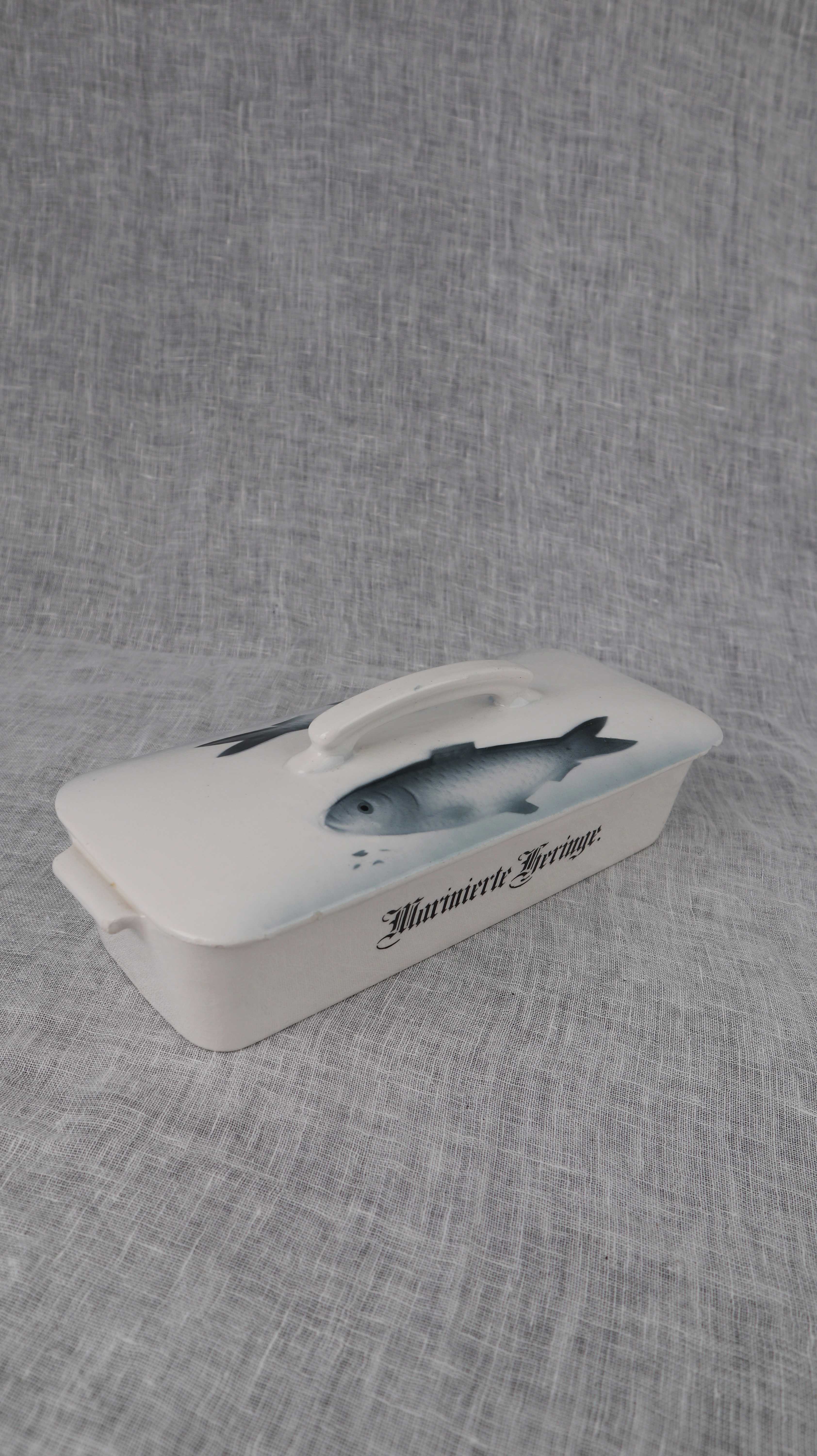 Vintage Porzellandose weiß marinierter Hering Fischdose Deckeldose