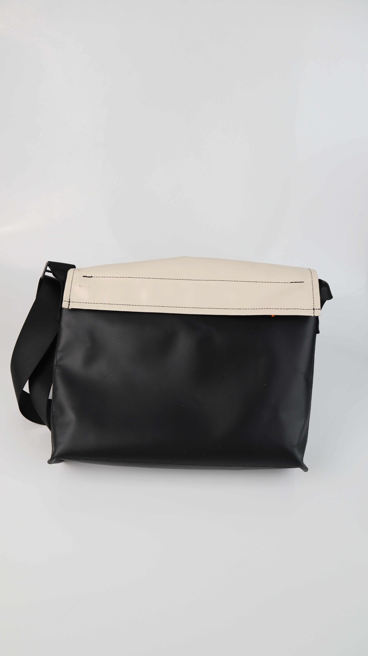 Tausche Tasche mit wechselbarer Front Tagediebin Mops schwarz weiß