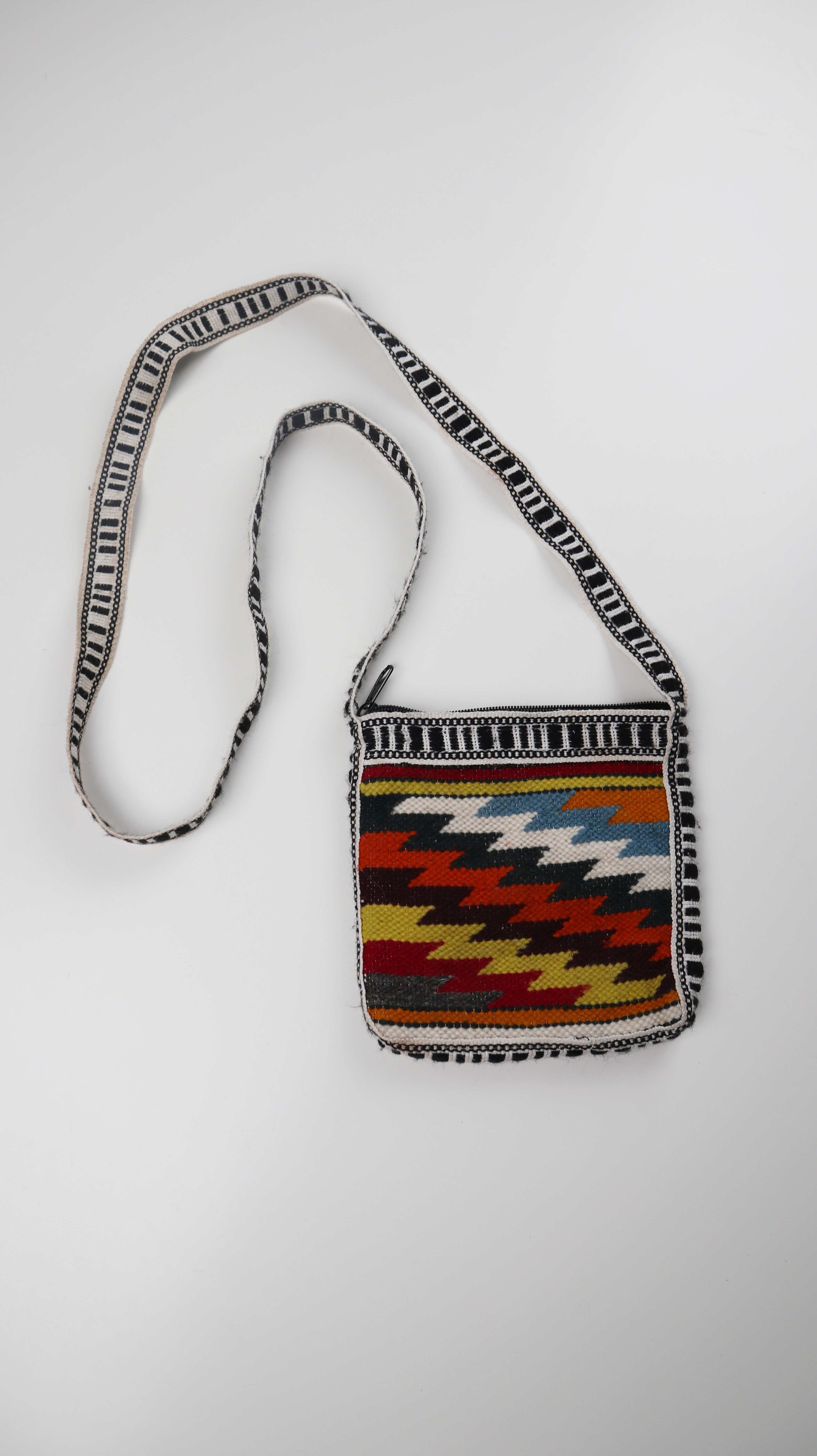 Tasche Umhängetasche bunt Aztekenmuster Wolle Hippietasche Handytasche