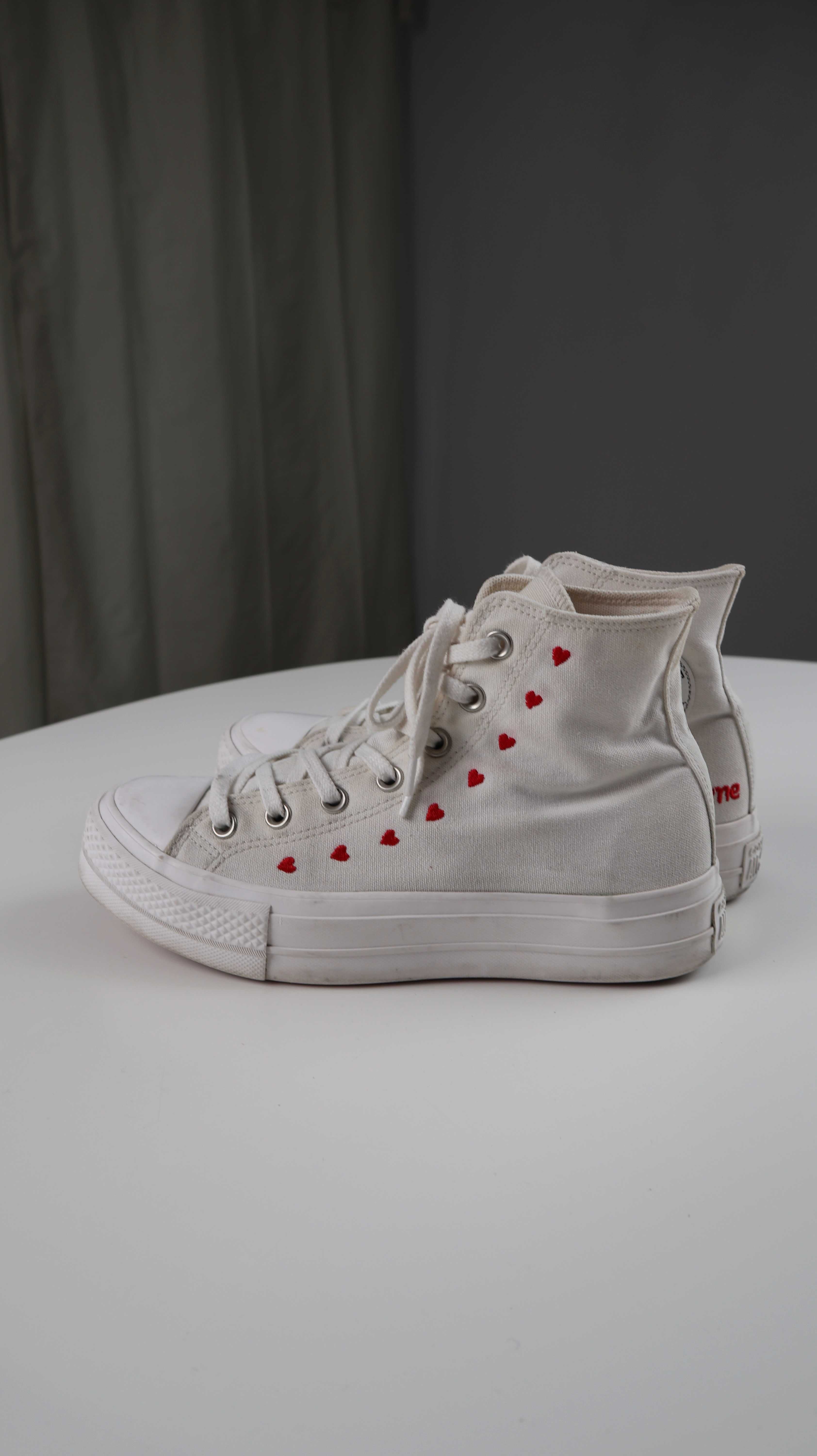 Chucks Sneaker All Star 40 weiß bestickt Herzen Knöchelhohe Sneaker Weiß Herzstickerei Plateausohle