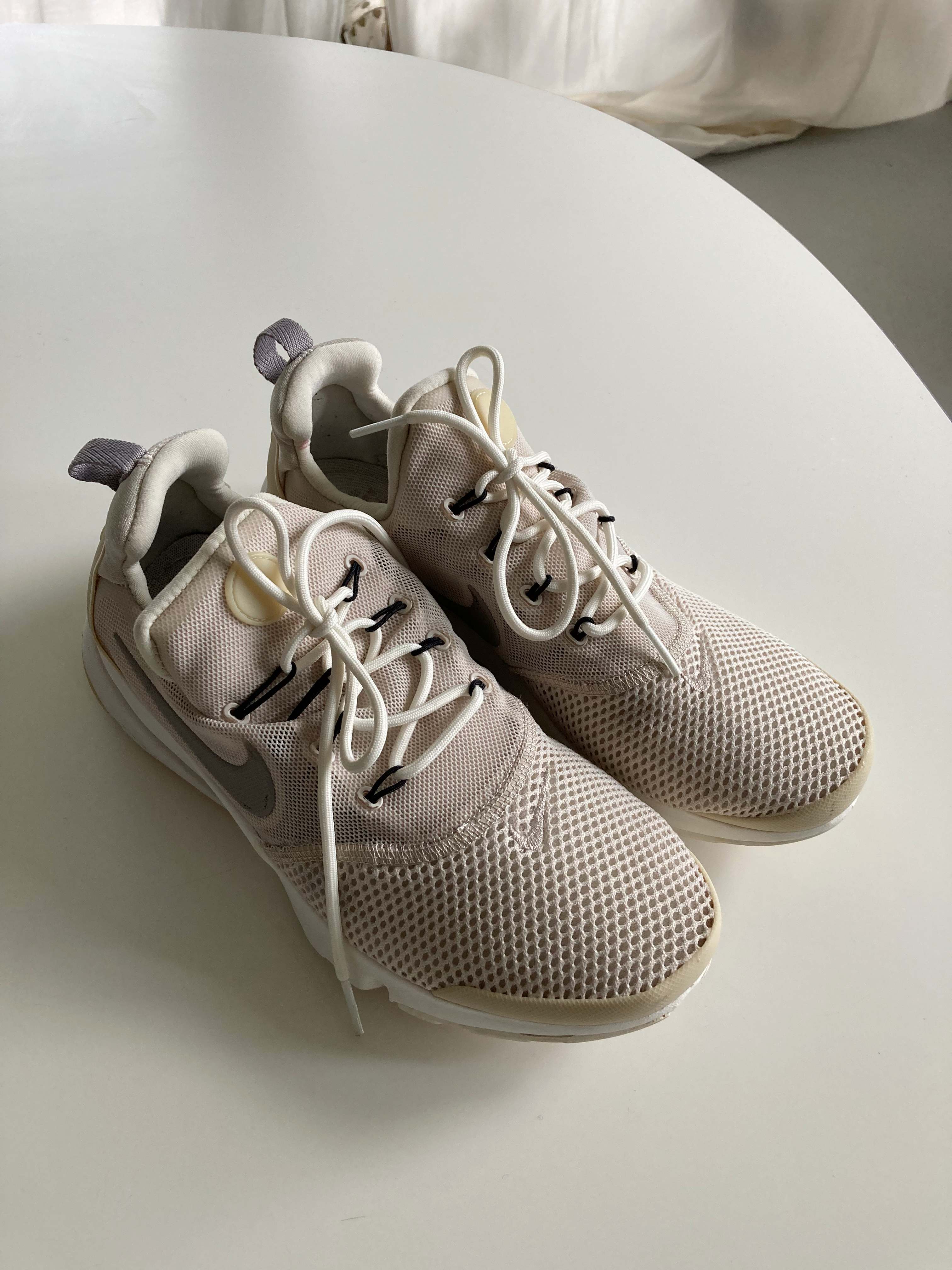 Nike Presto Fly Sneaker Turnschuhe 40 Beige Creme Schnurer Nude Handpicked pieces