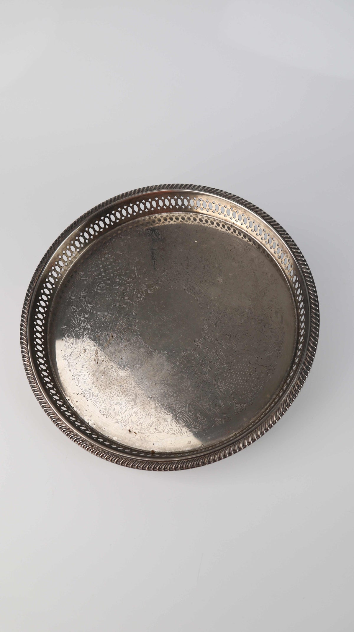 Tablett klein rund silbern Metalltablett Schale – Handpicked pieces