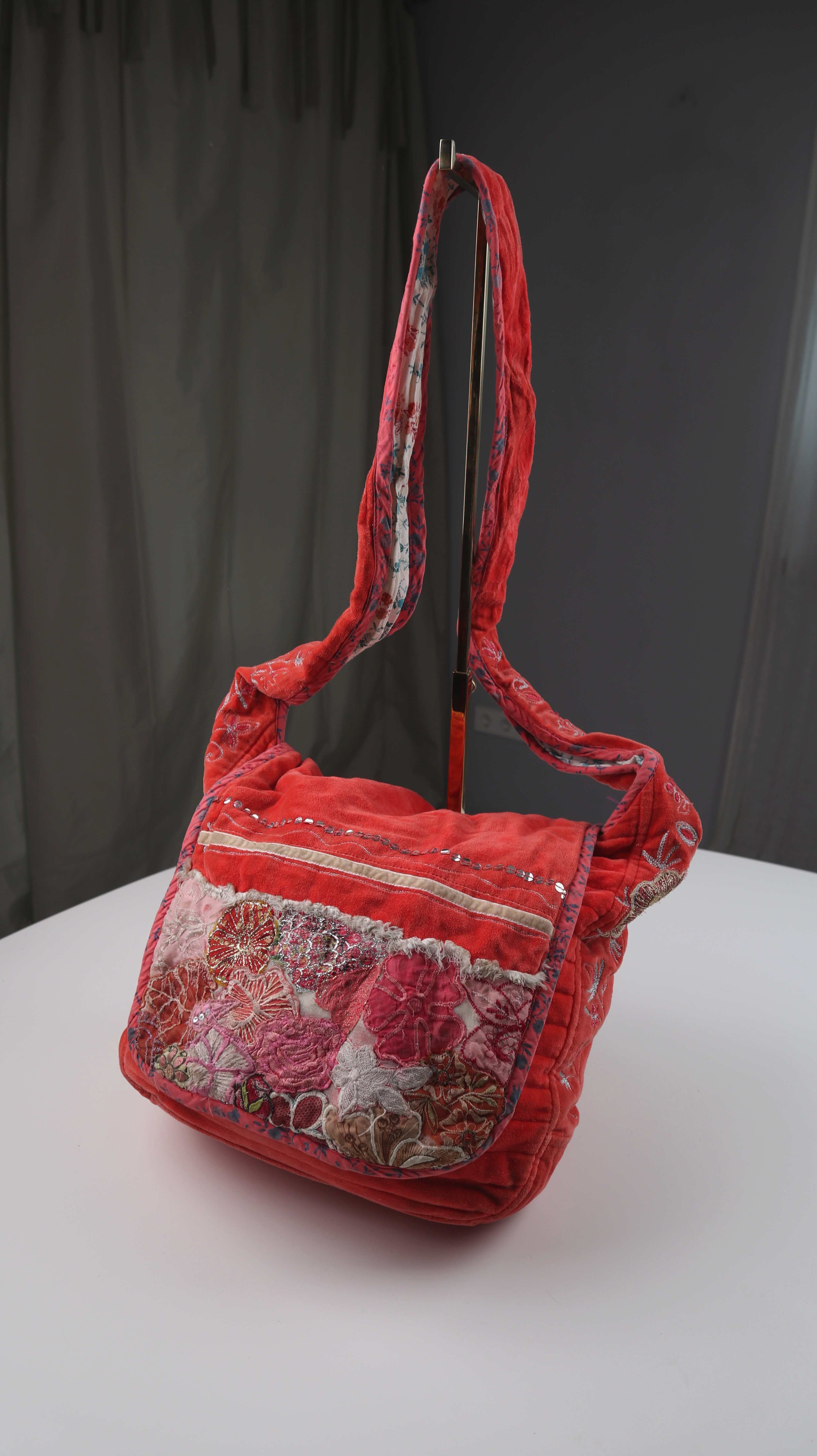 Colorique Tasche Samttasche rot Hippie Paisley Umhängetasche Velvet