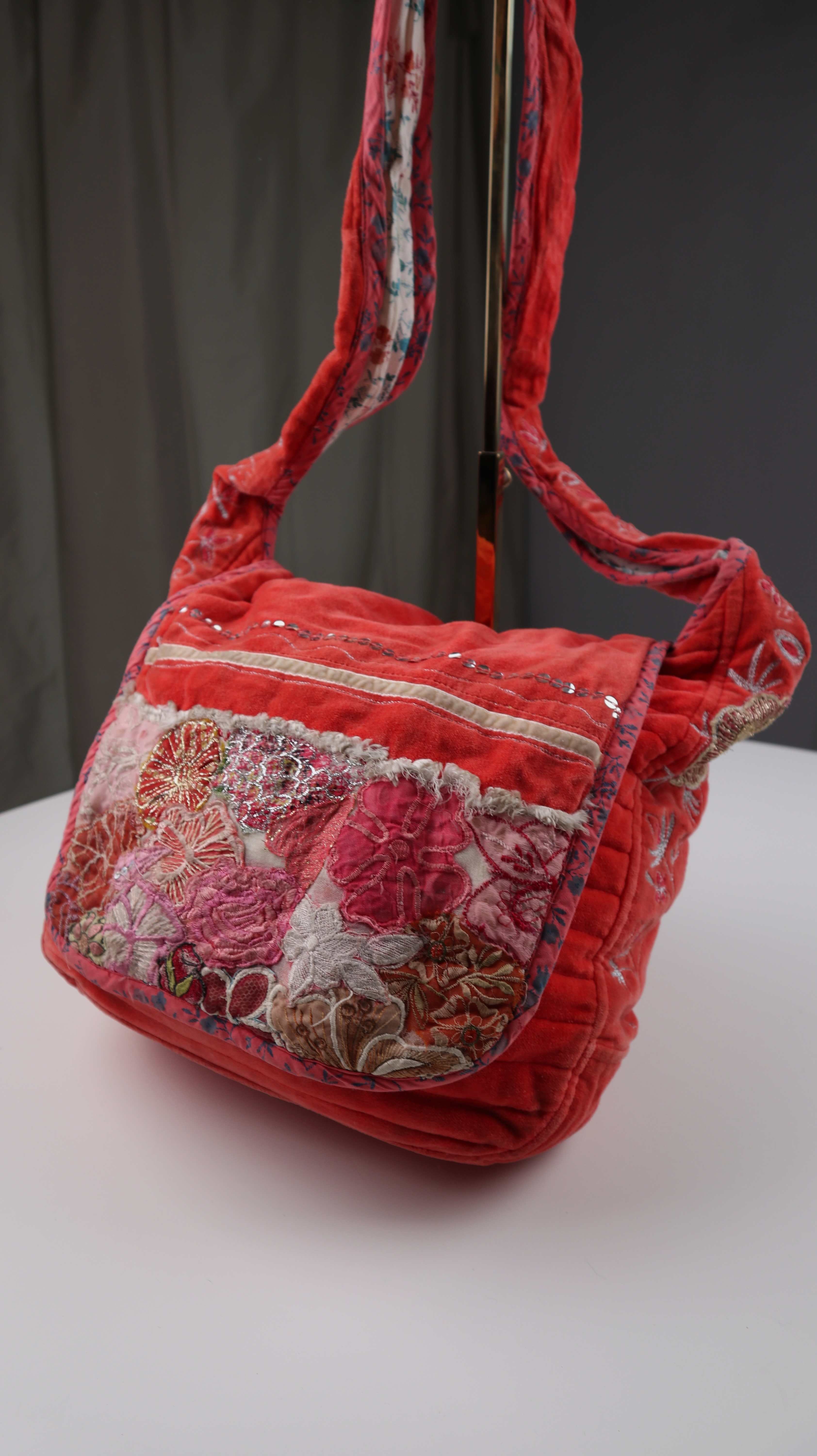 Colorique Tasche Samttasche rot Hippie Paisley Umhängetasche Velvet