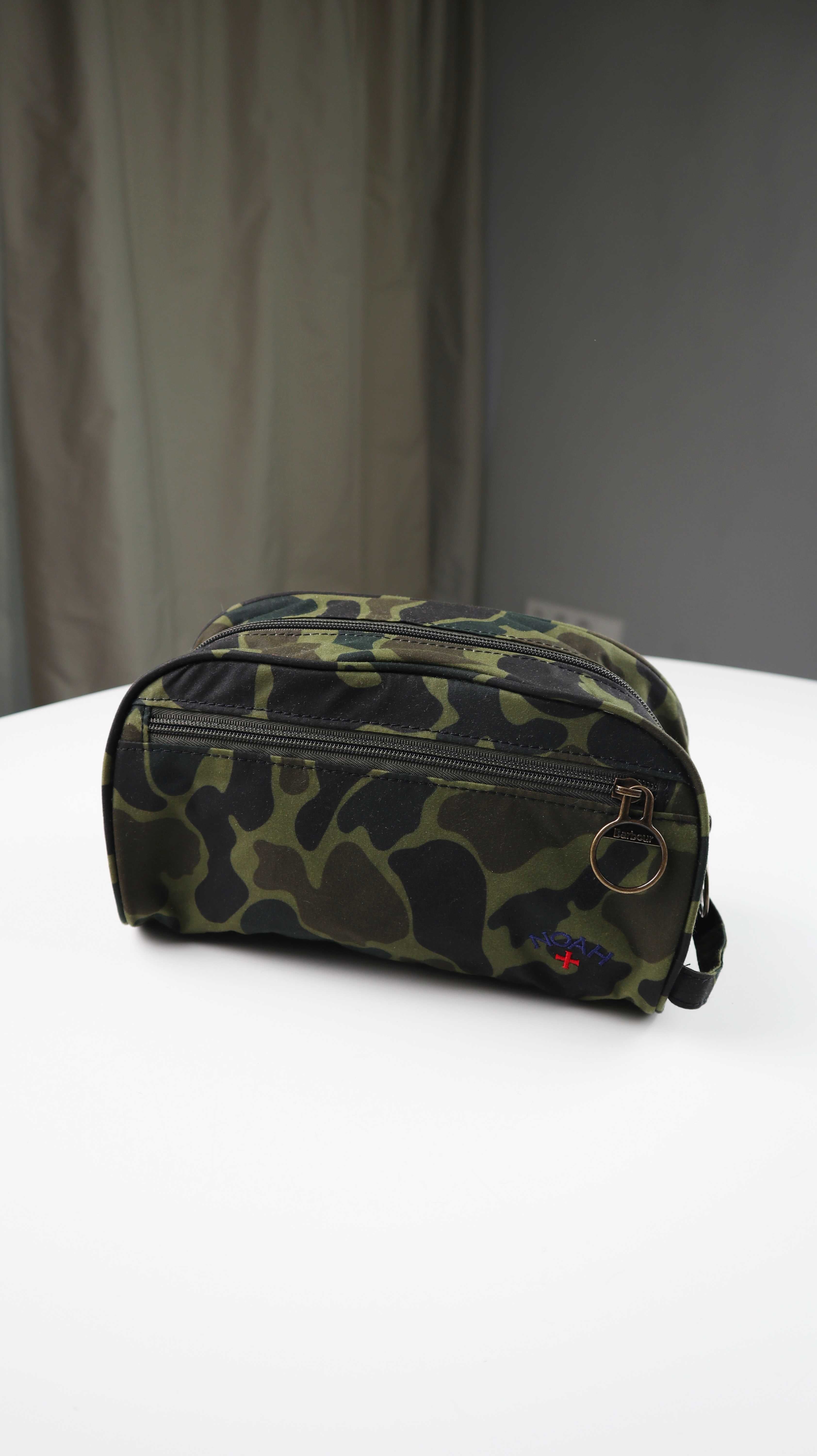 Barbour x Noah Waschtasche Etui Case Camouflage grün Khaki Washbag