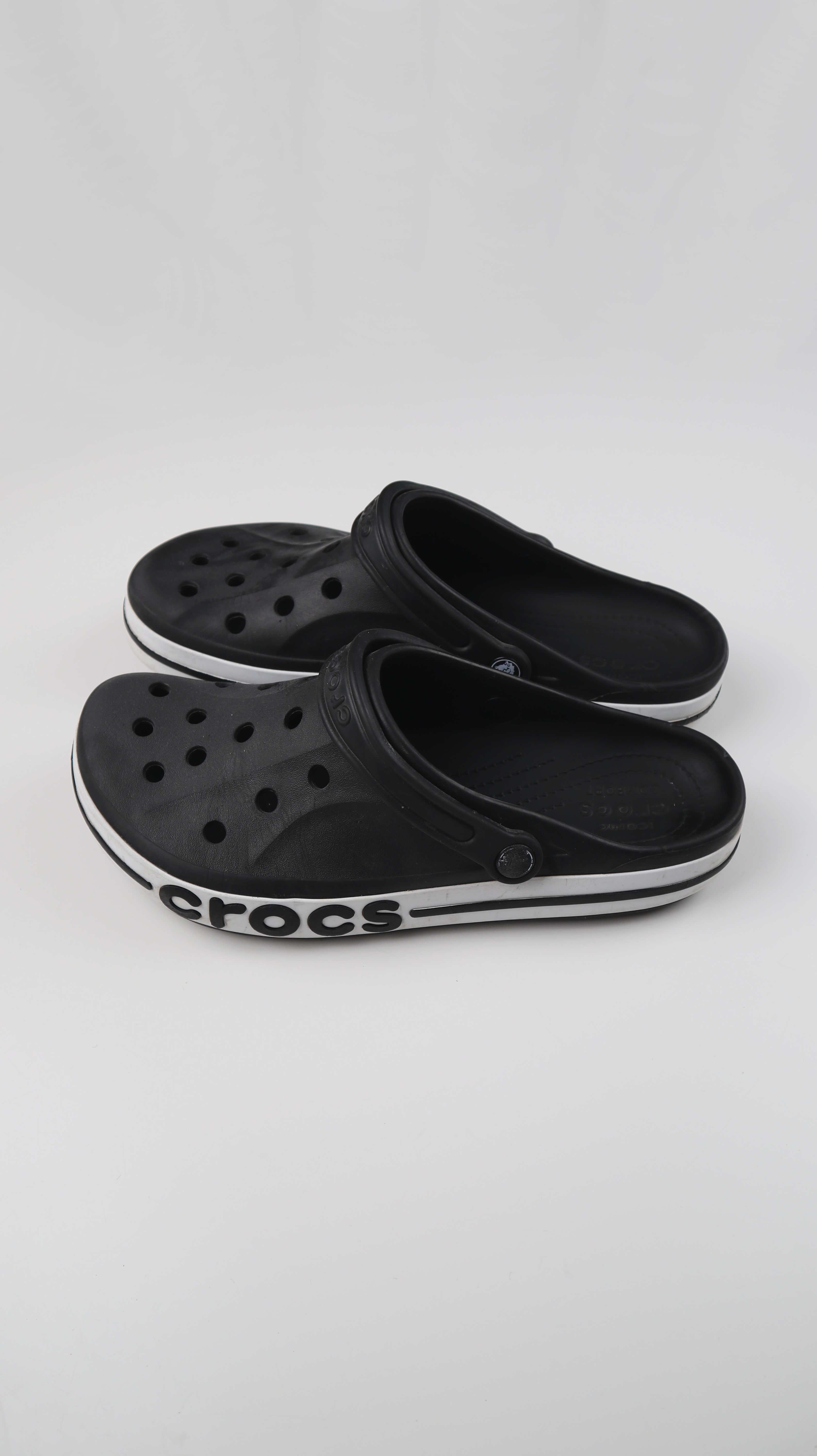 Crocs Slipper Schlappen Sandalen schwarz 45 46 M11 weiß