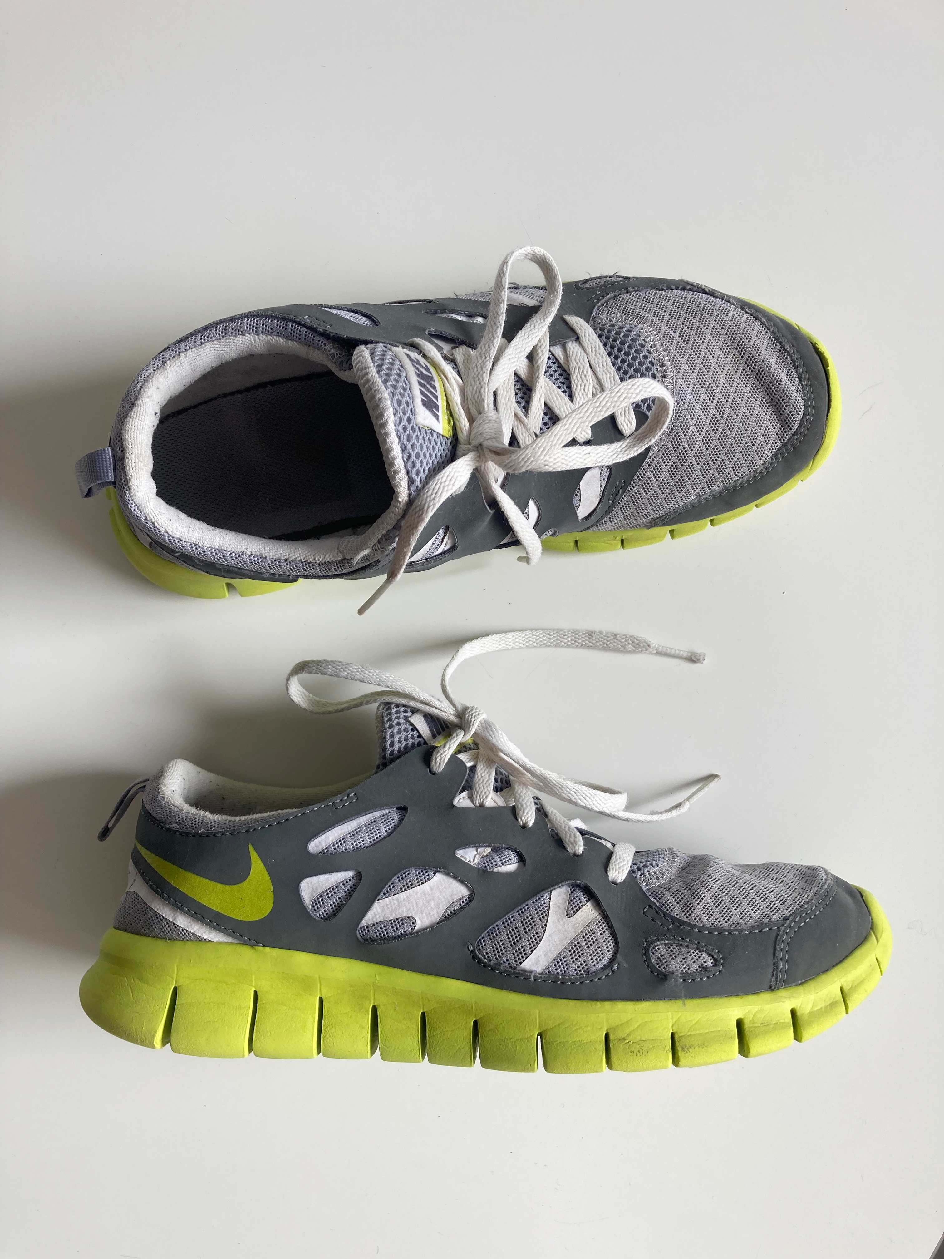 Nike Sneaker Turnschuhe Grau Grün 40