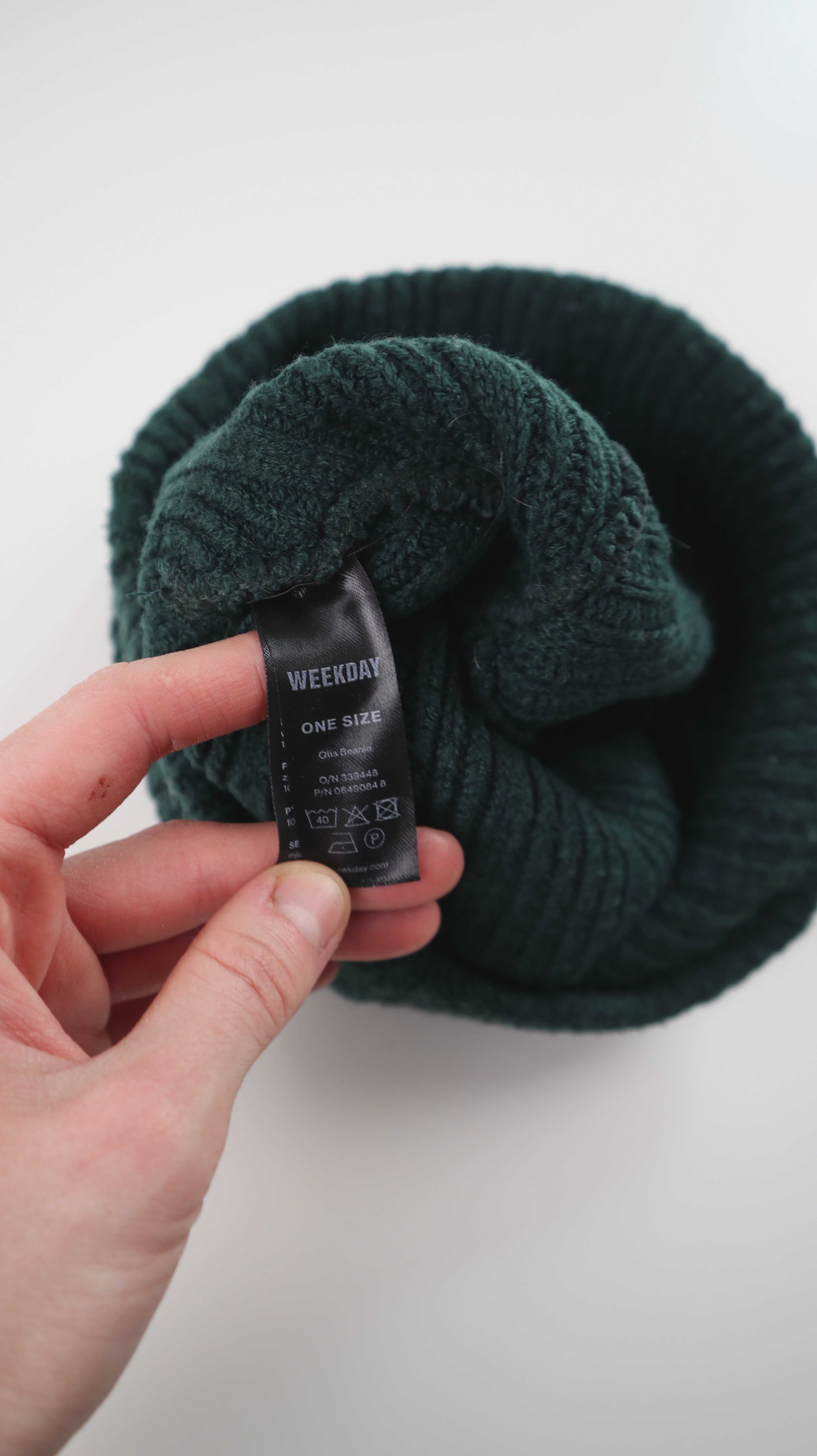 Weekday Mütze Beanie Grün dunkelgrün Strickmütze