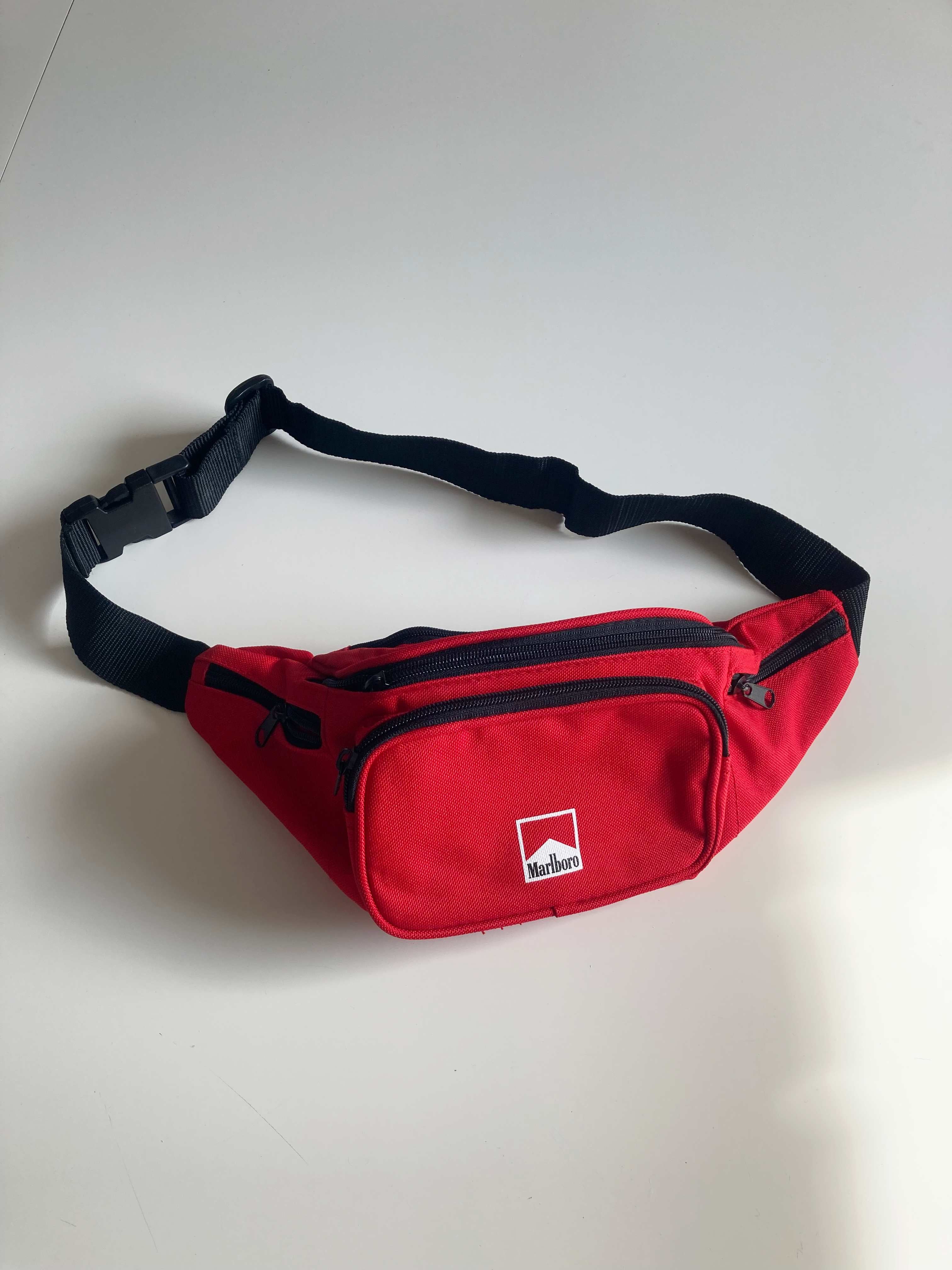 Marlboro Umhängetasche Bauchtasche rot schwarz true Vintage Amerika