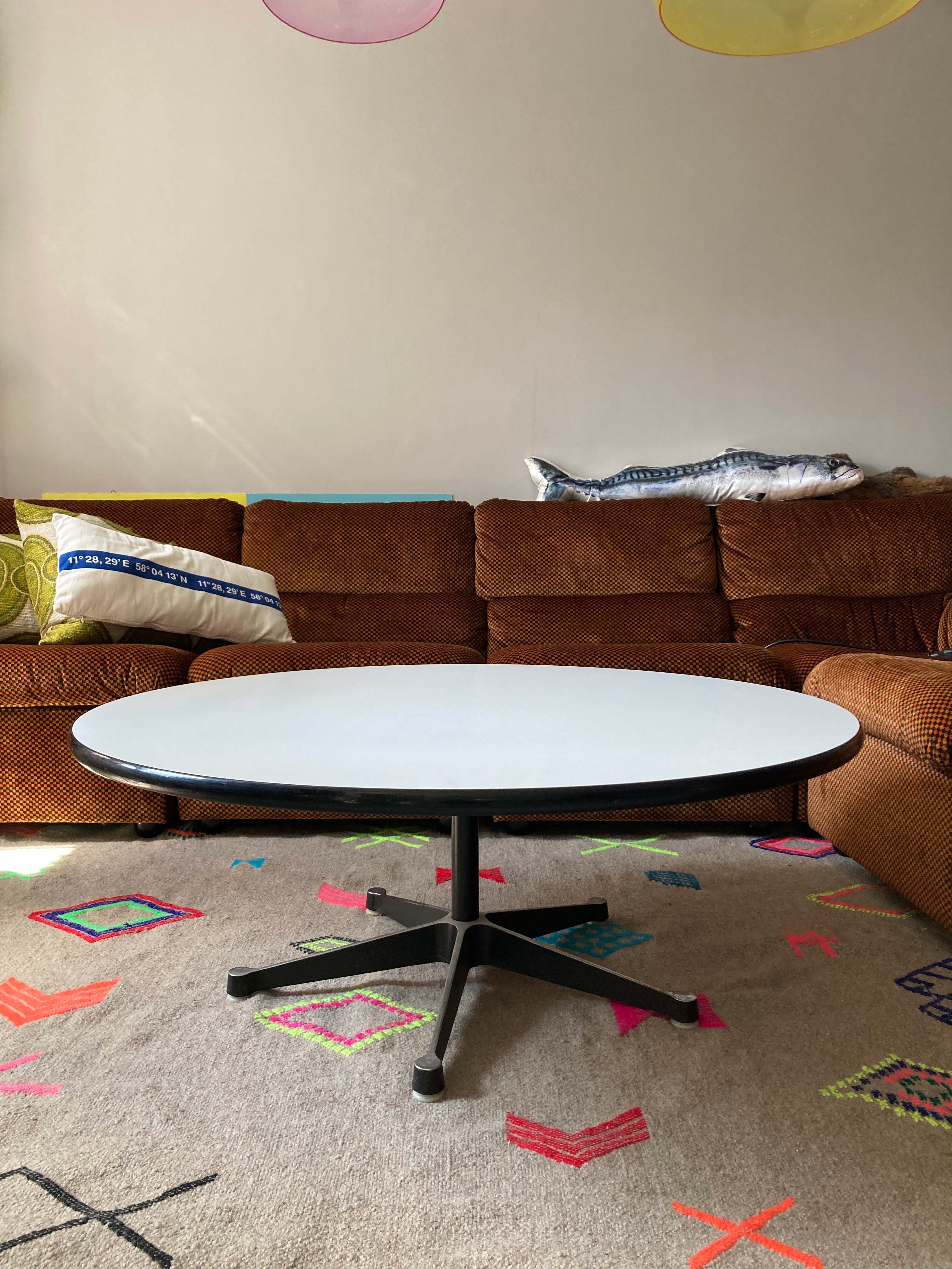 Original Eames Couchtisch Tisch rund weiß Platte Wohnzimmertisch