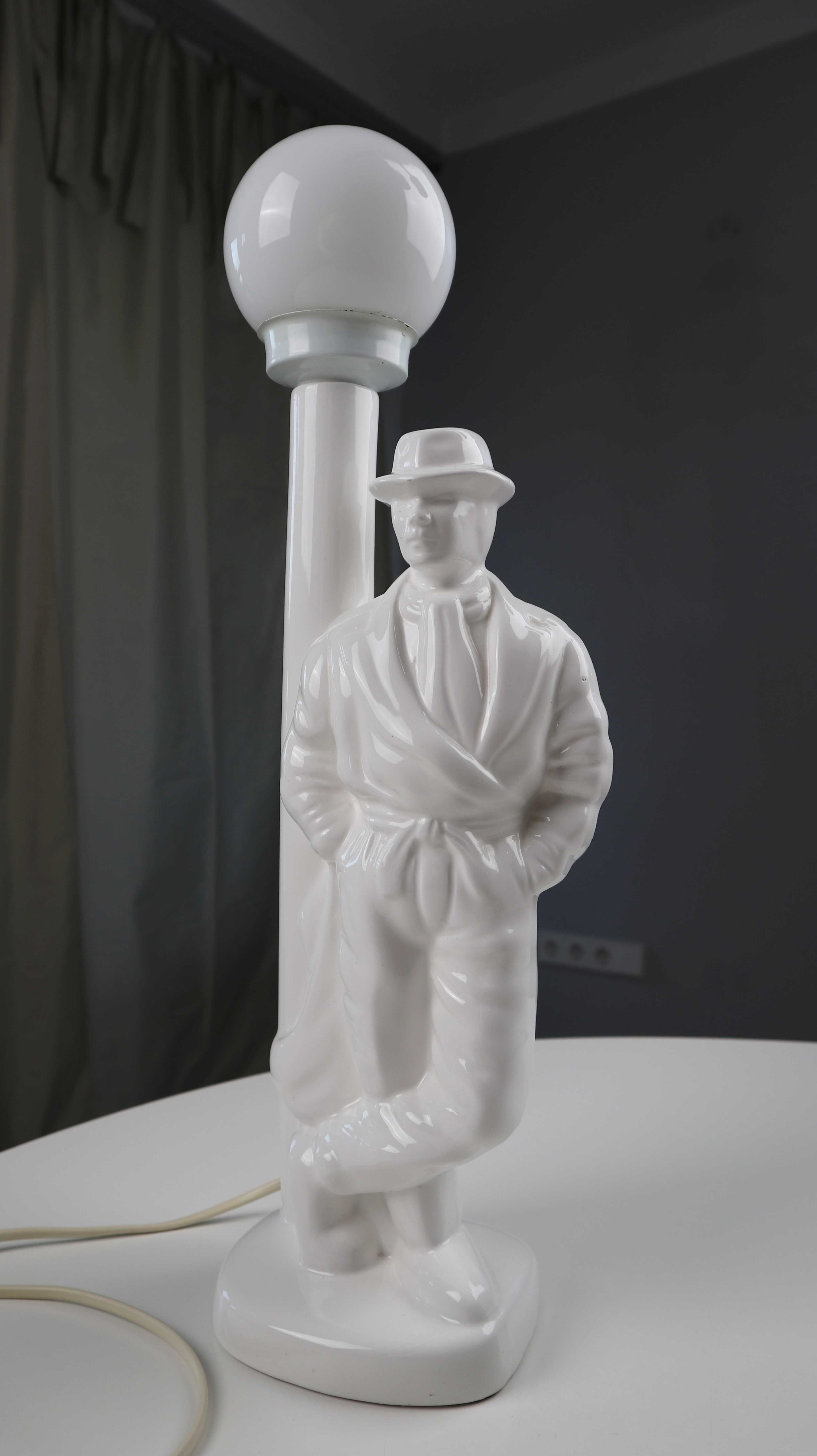 Lampe Tischlampe Porzellan Weiß Mr. Walker true Vintage Mann Figur Akzentlampe