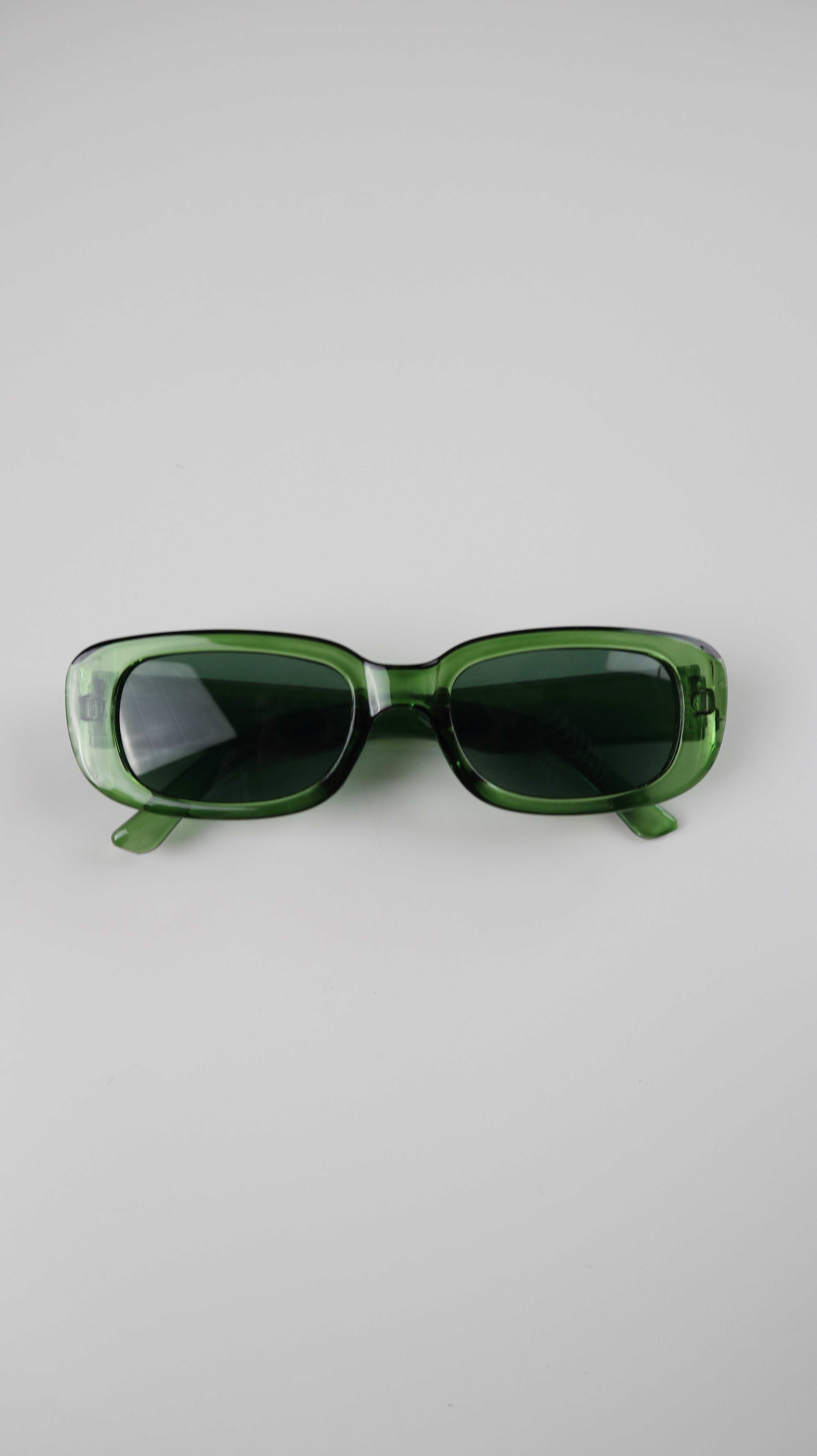 Sonnenbrille Brille grün basic slim farbig schlank