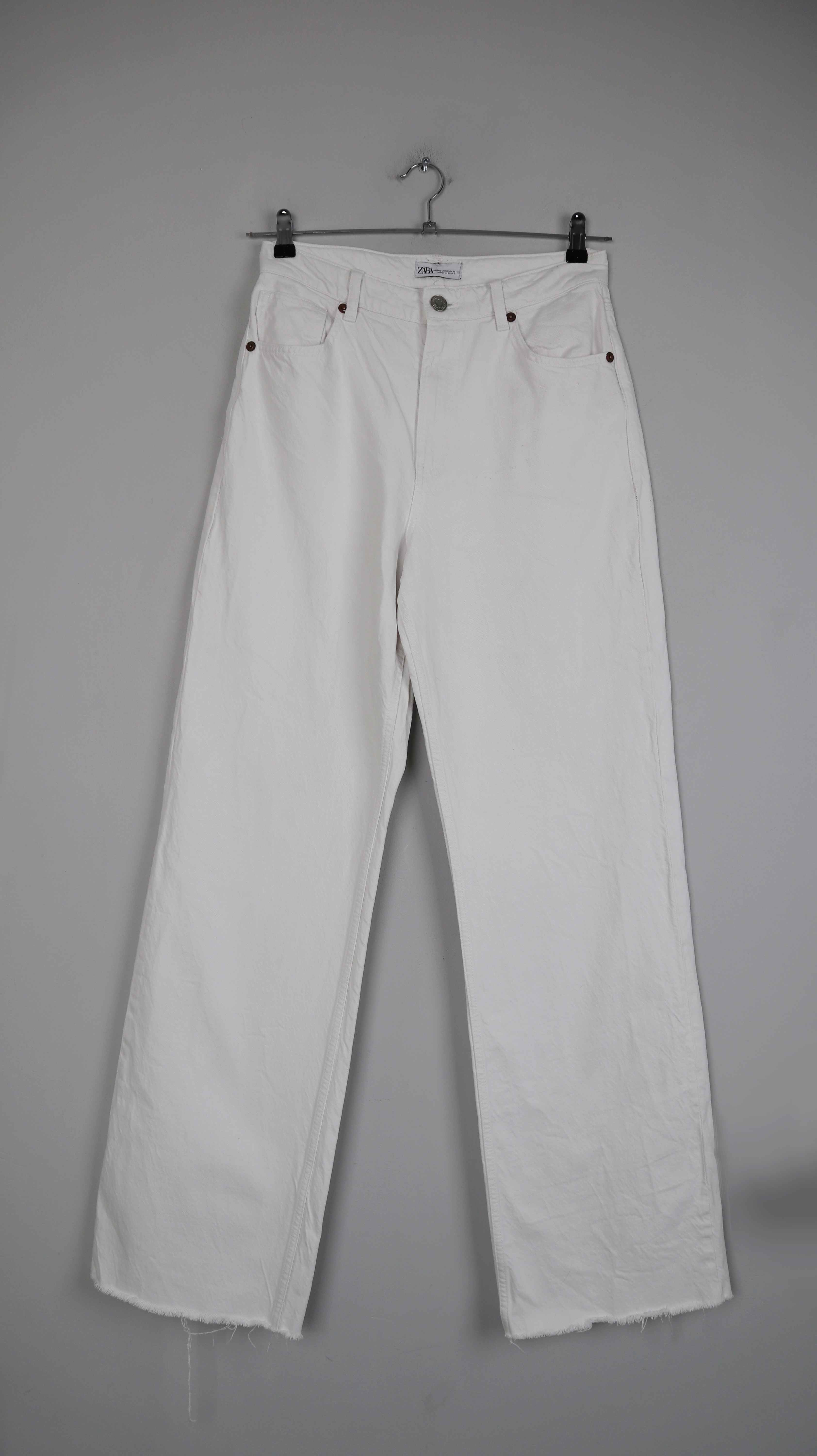 Zara Hose weiß 40 L basic einfabrig flared Jeans