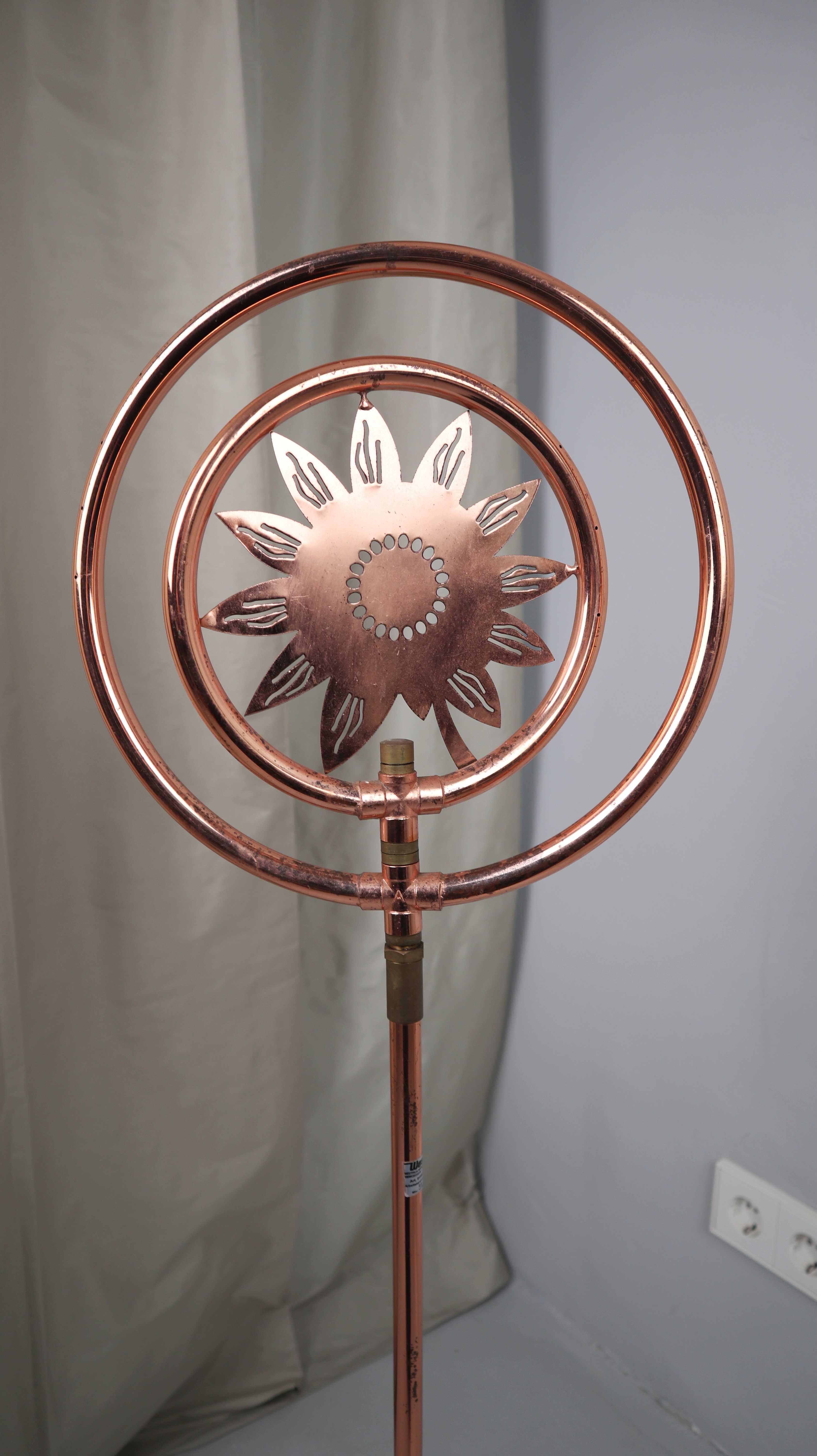 Rasensprenger Kupfer Blume Erdspieß Kreisregner Wasserspiel Rotierend