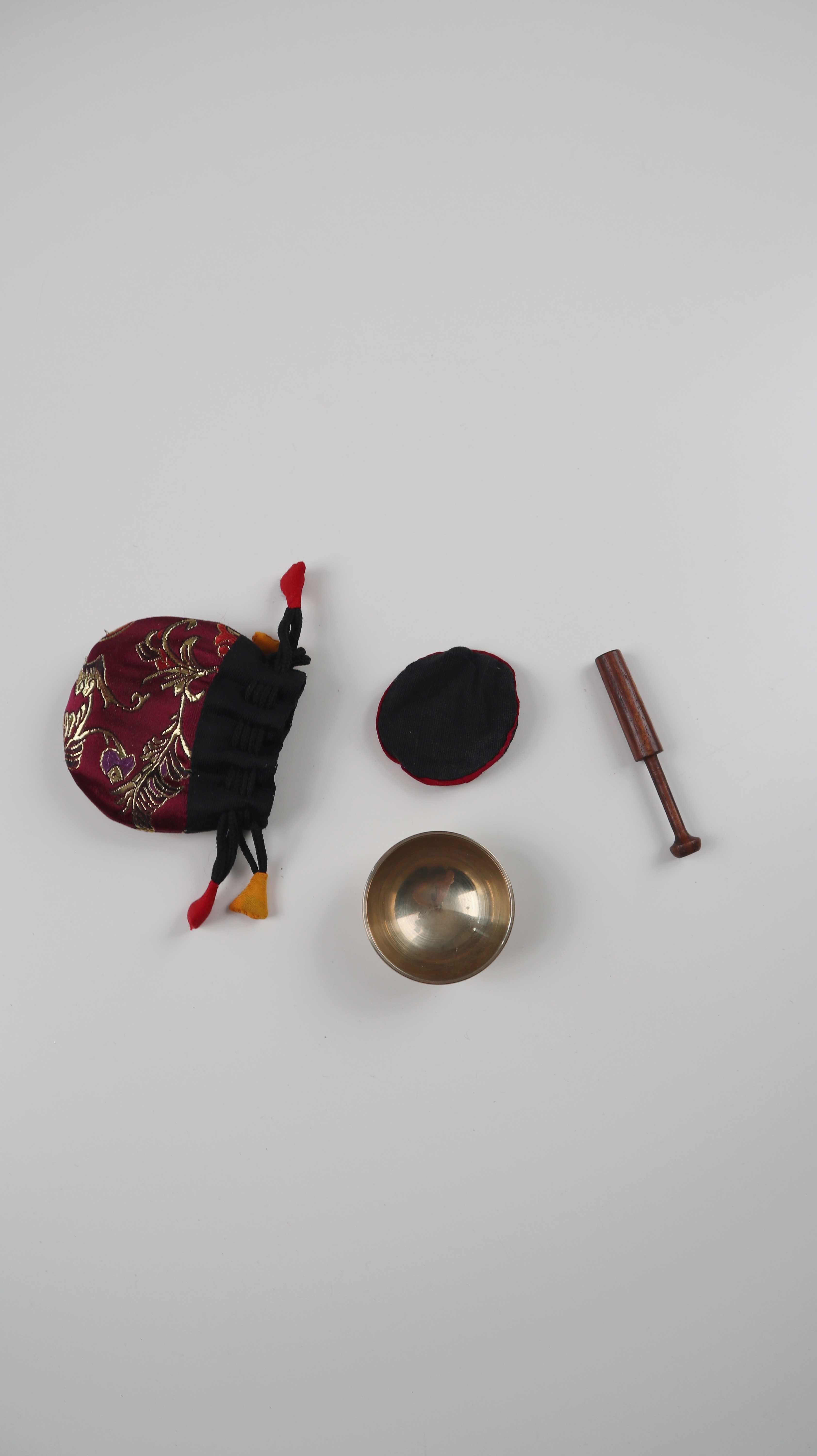 Kleine Mini Klangschale Set gegossen Meditationsschale Yogaschale