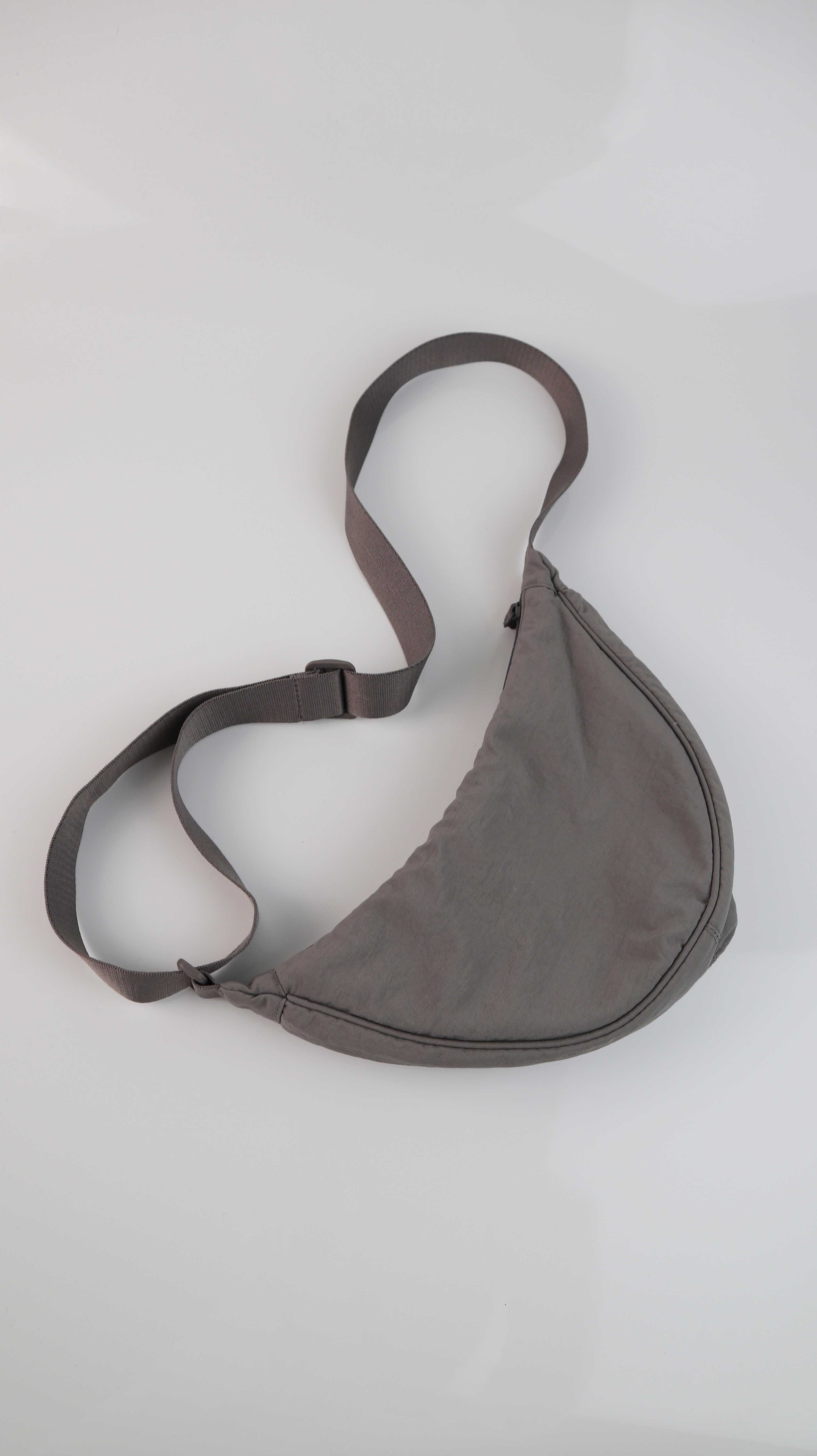 Uniqlo Tasche Umhängetasche Tragetasche grau Crossbody Bauchtasche