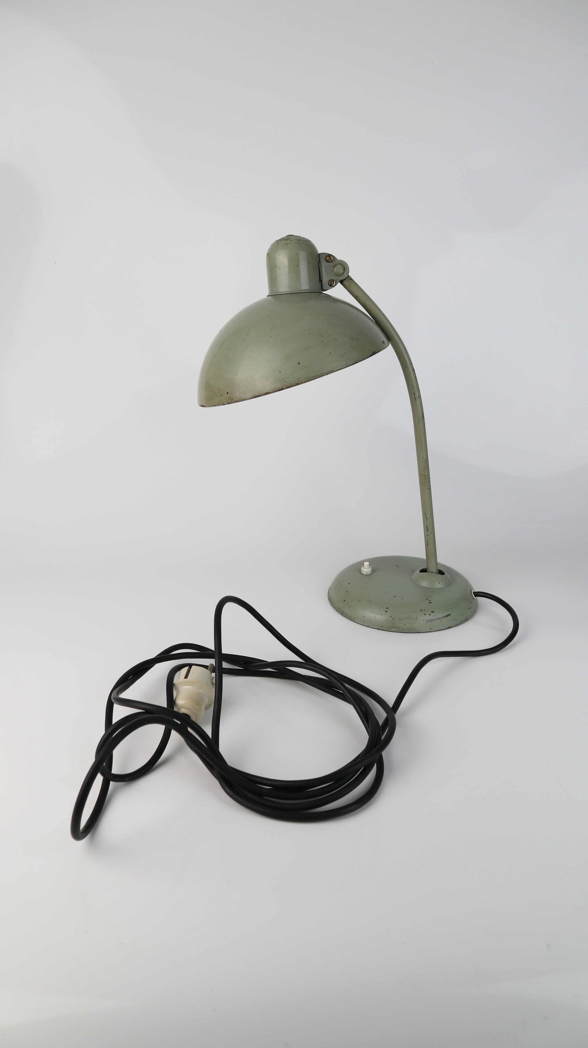 Vintage Industrietischleuchte Kaiser Idell Lampe Grün Retro Christian Dell 6556V Tischleuchte