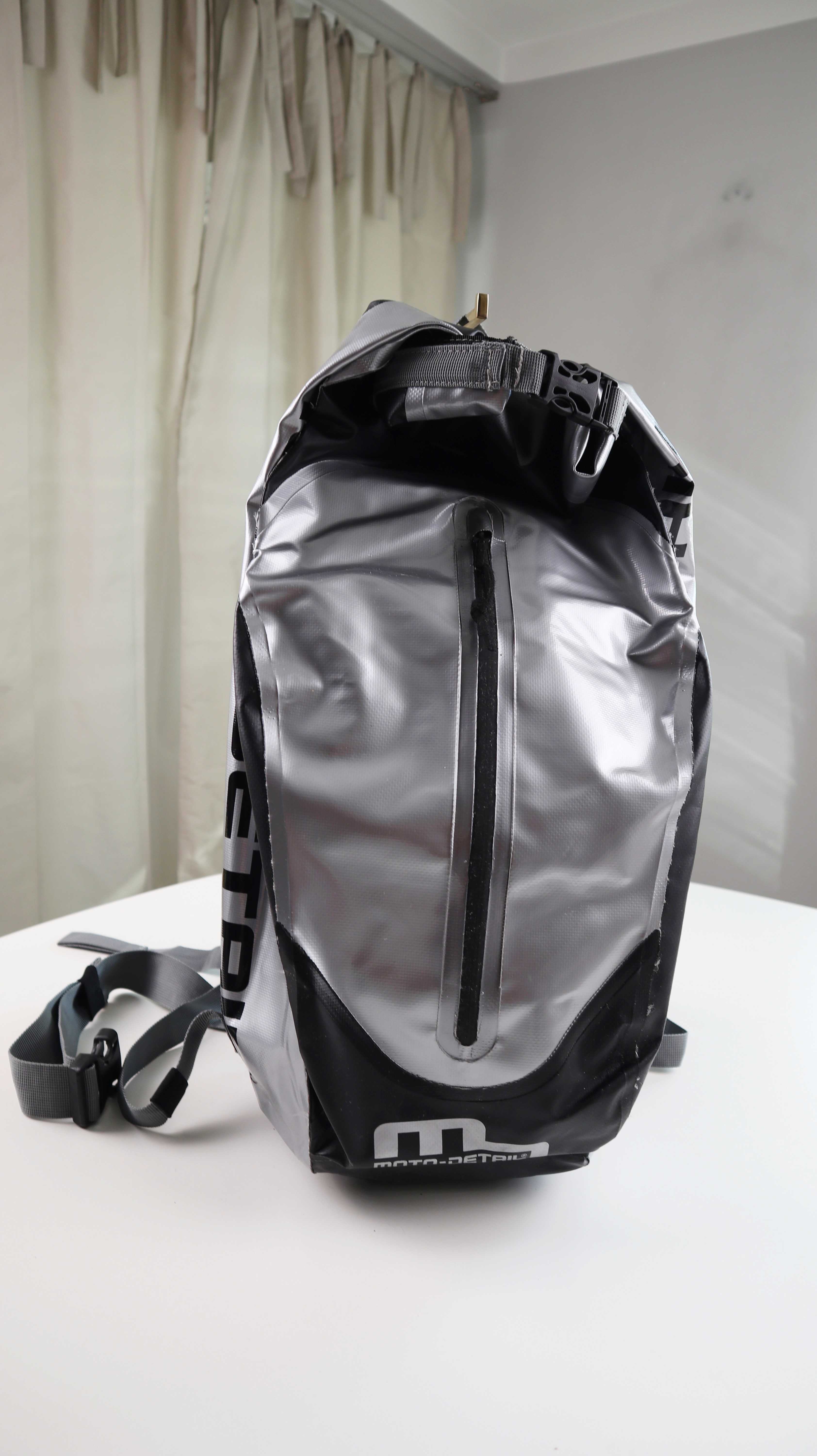 Moto-Detail Rucksack Tasche Louis Silber Schwarz Motorradrucksack