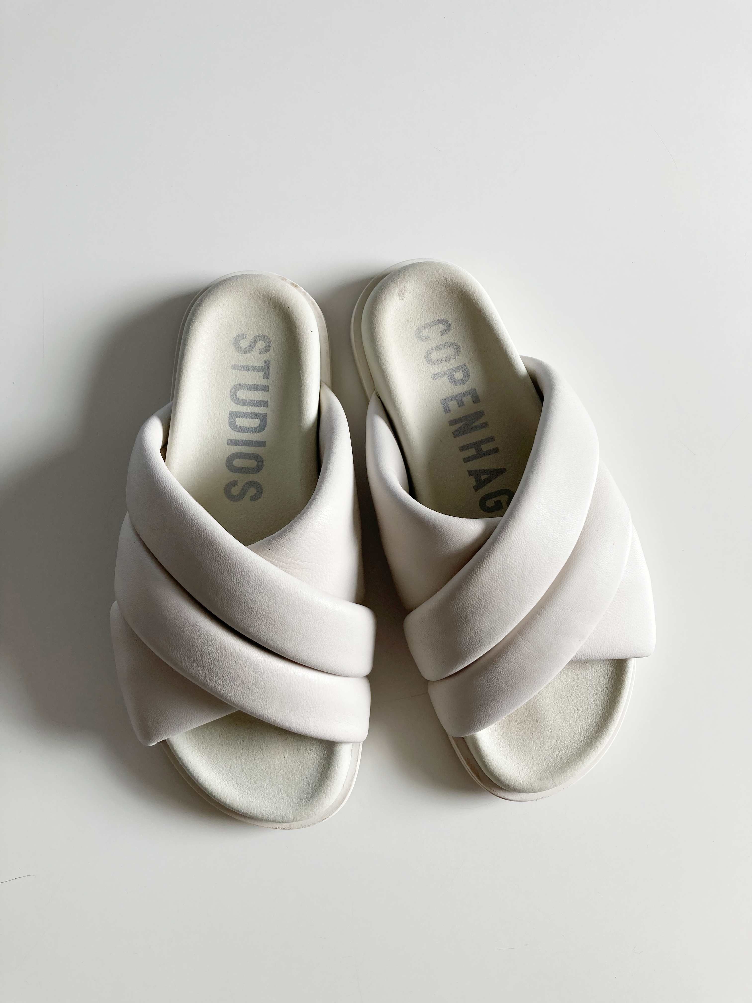 Copenhagen Studios Slipper Loafer 38 Creme Weiß Sandalen Latschen