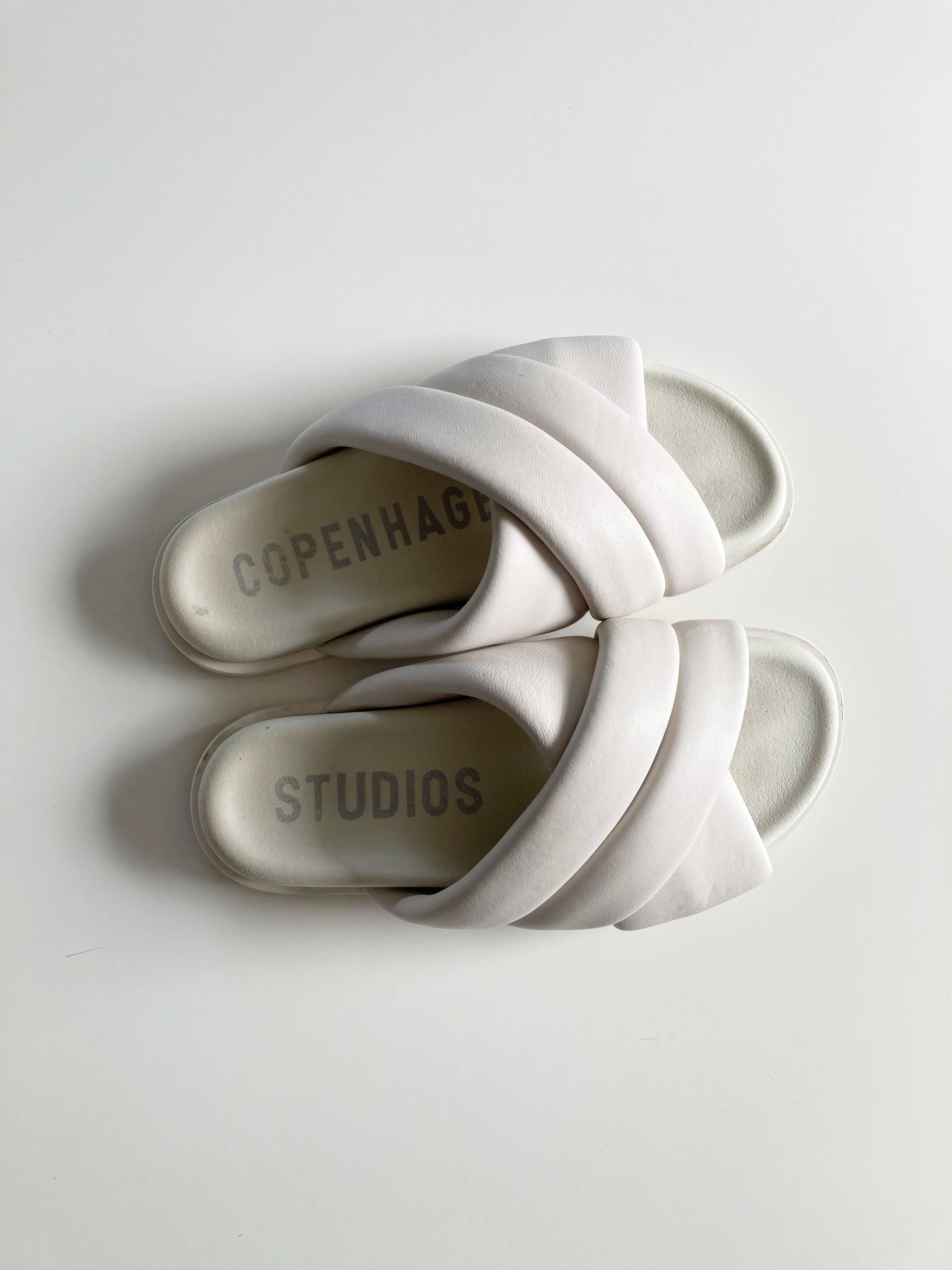 Copenhagen Studios Slipper Loafer 38 Creme Weiß Sandalen Latschen