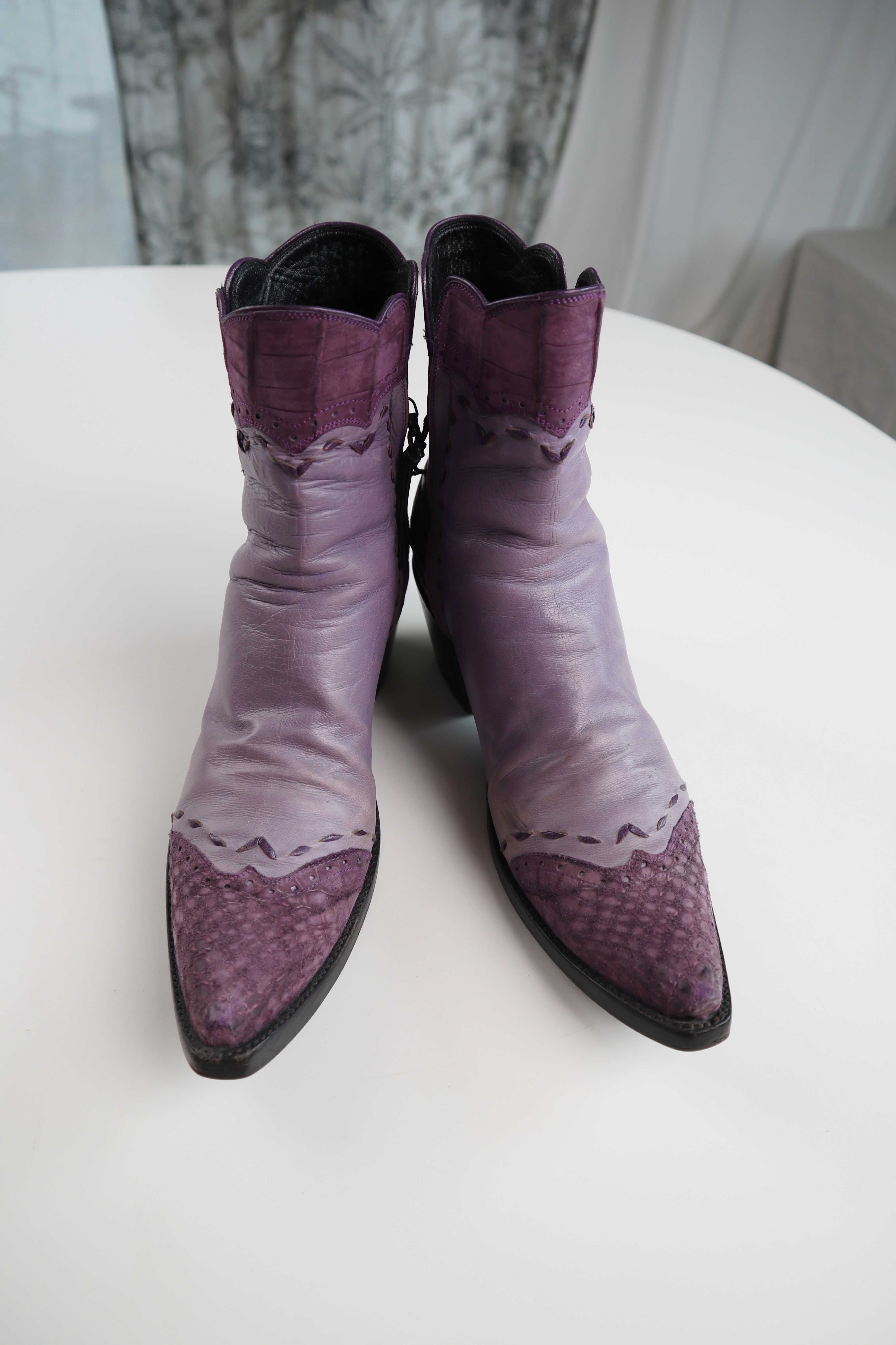 True Vintage Stiefel Lila 37,5 Cowboystiefel Flieder Spitz Stiefeletten Bikerboots