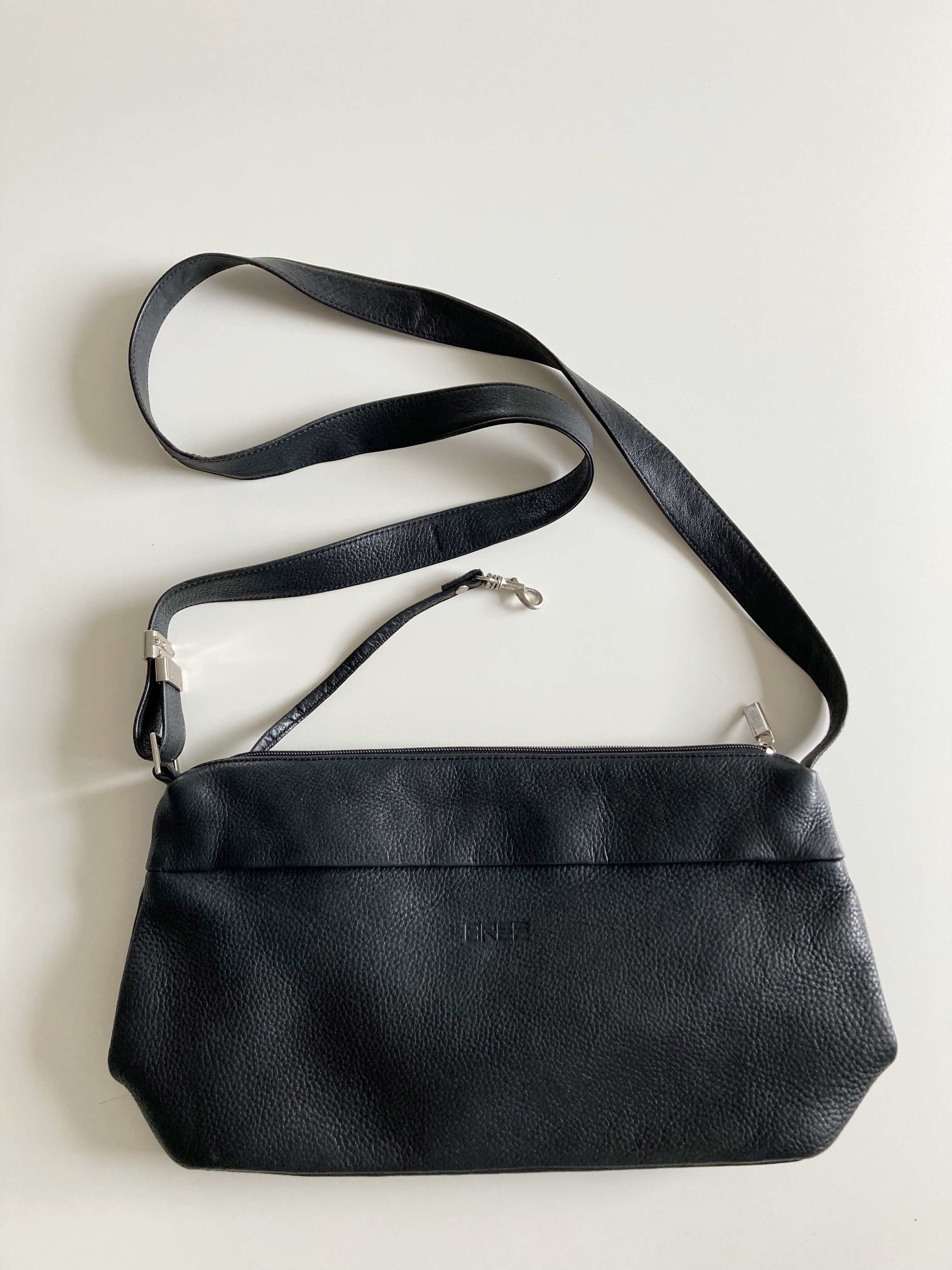 Bree Tasche Ledertasche Schwarz Umhängetasche Schultertasche basic