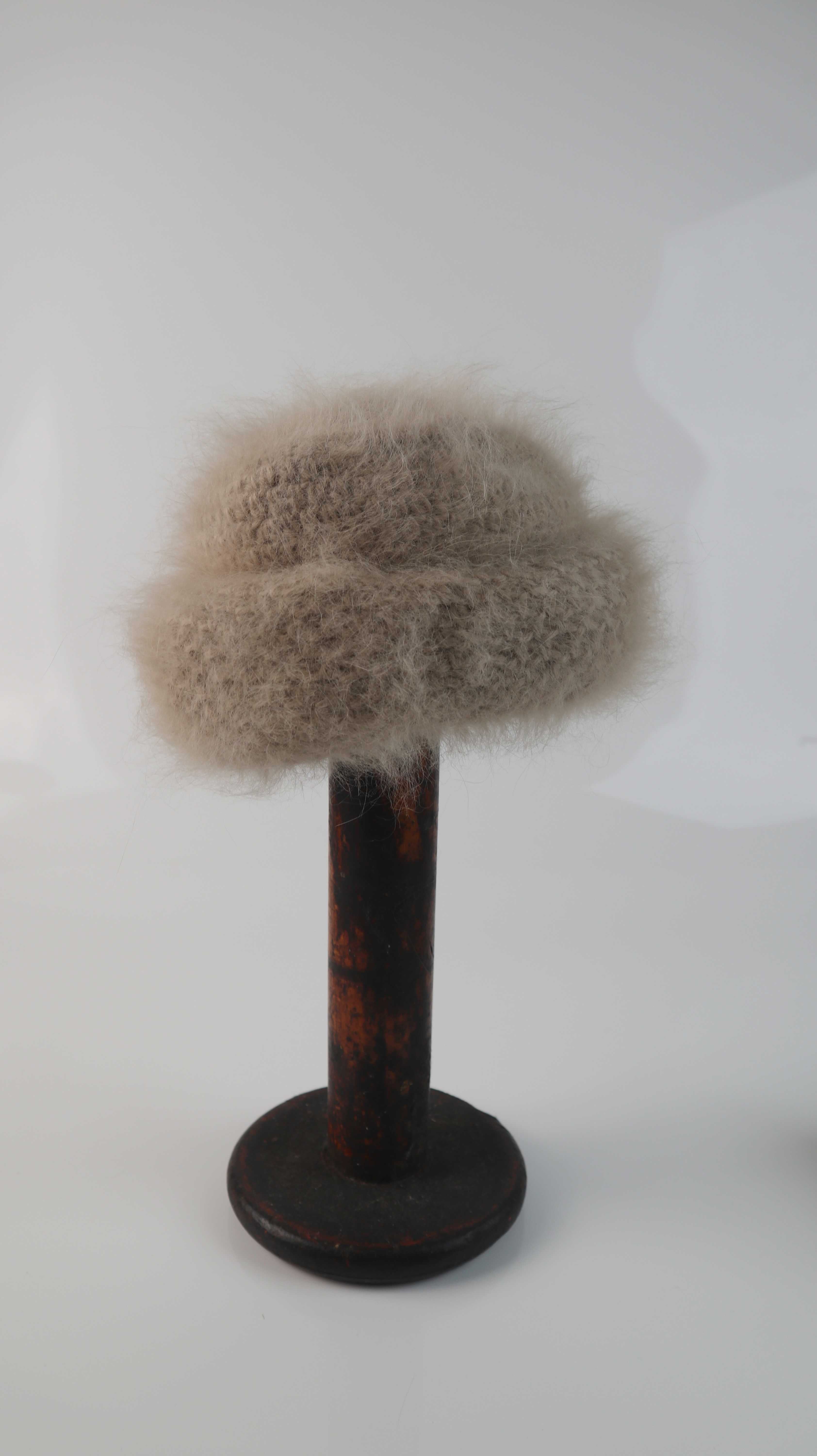 Charles Muller Switzerland Mütze Angora Creme Beige rund