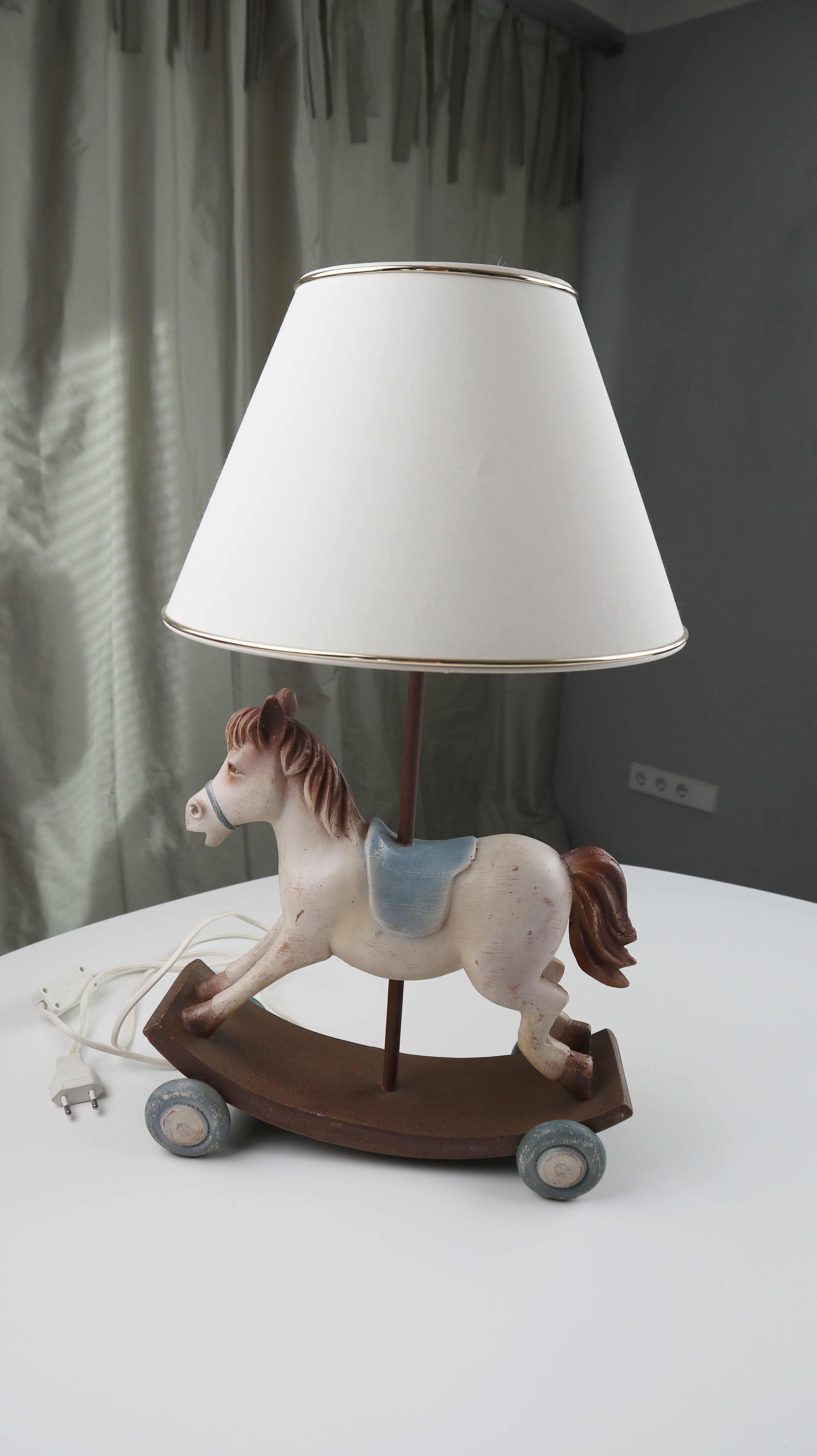 Lampe Tischlampe Pferd Figur weiß Zirkuspferd Beige Kinderzimmerlampe