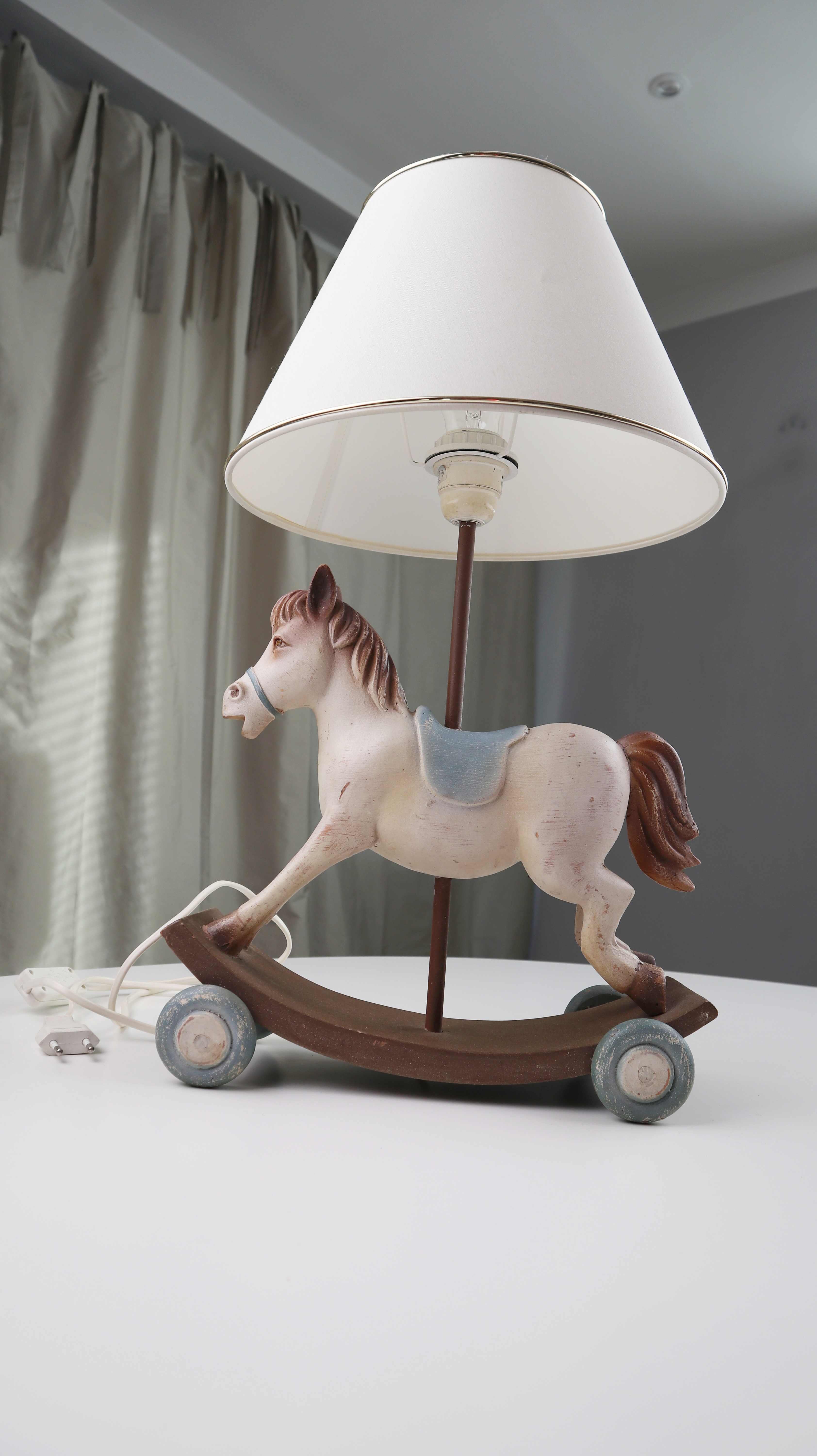 Lampe Tischlampe Pferd Figur weiß Zirkuspferd Beige Kinderzimmerlampe